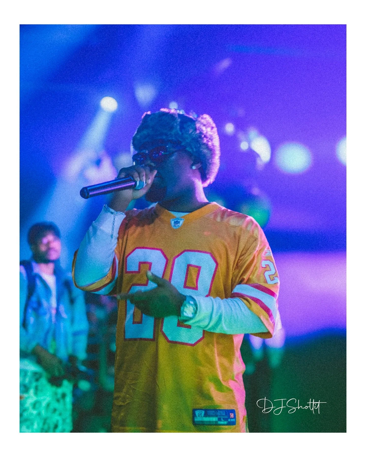 djshotitt_1765931441_3789228643197945890_8254528624.jpg