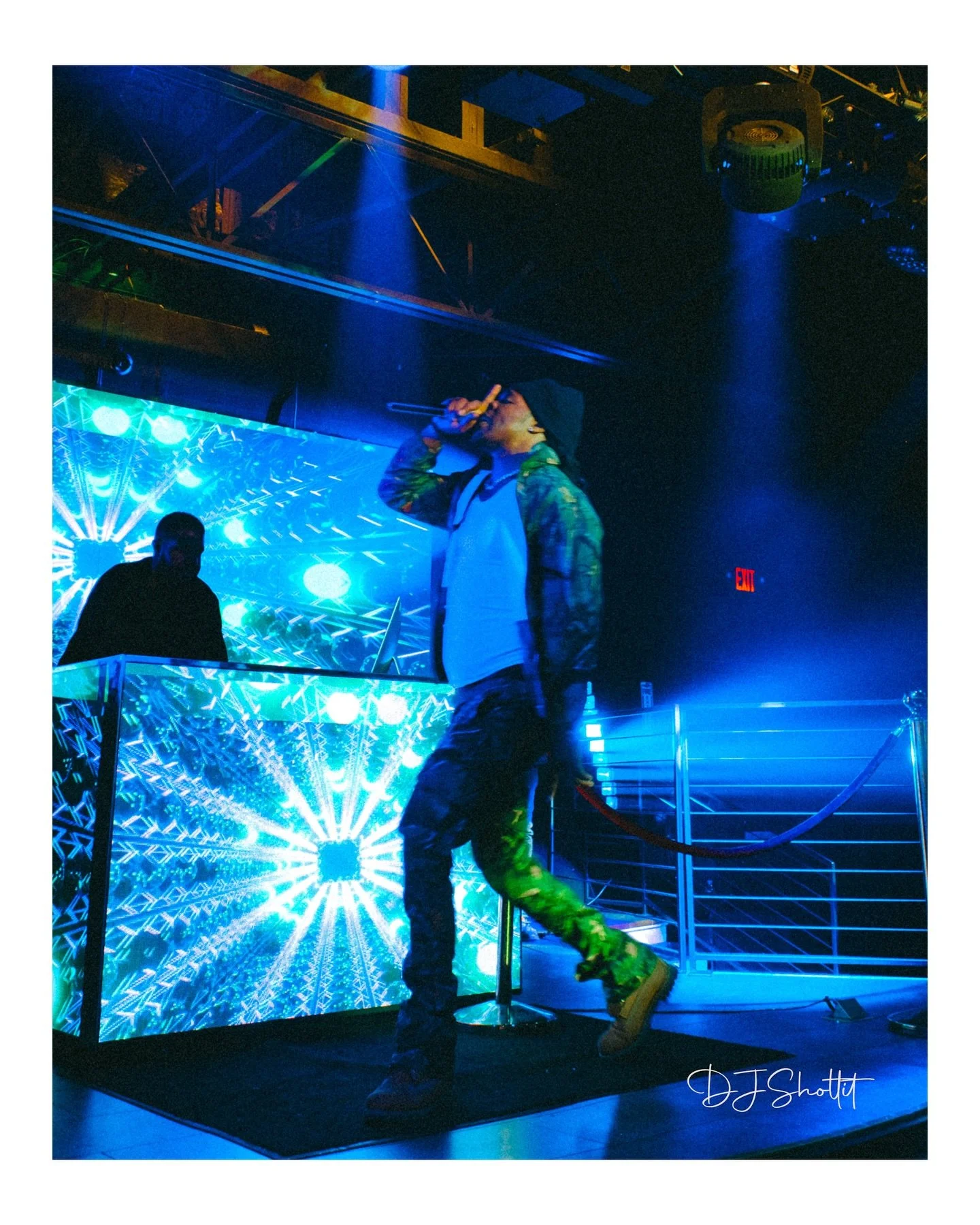 djshotitt_1766273704_3792101137617914203_8254528624.jpg