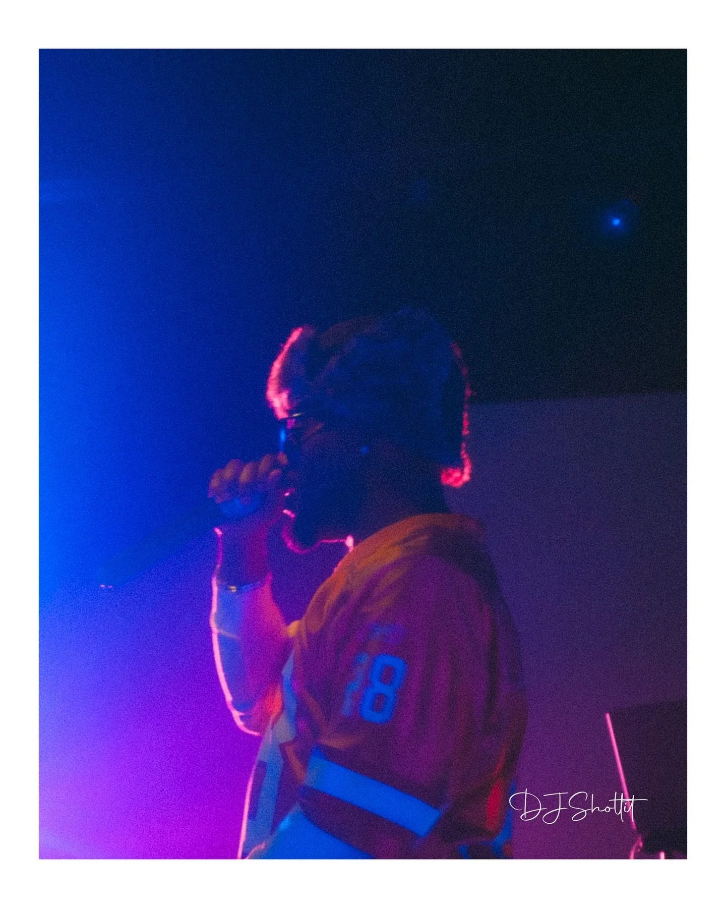 djshotitt_1766273704_3792101137609579648_8254528624.jpg