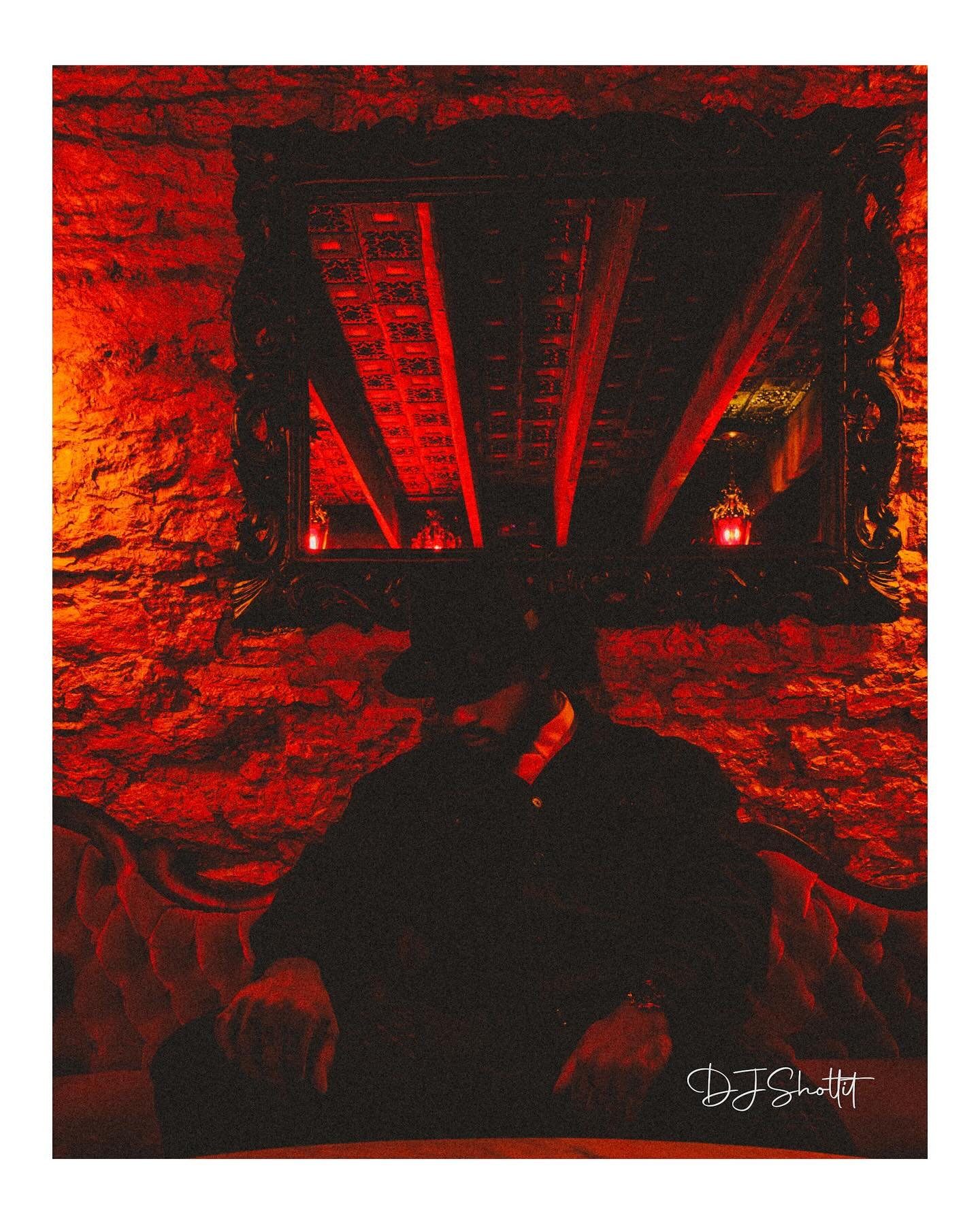 djshotitt_1762394886_3759563252687467658_8254528624.jpg