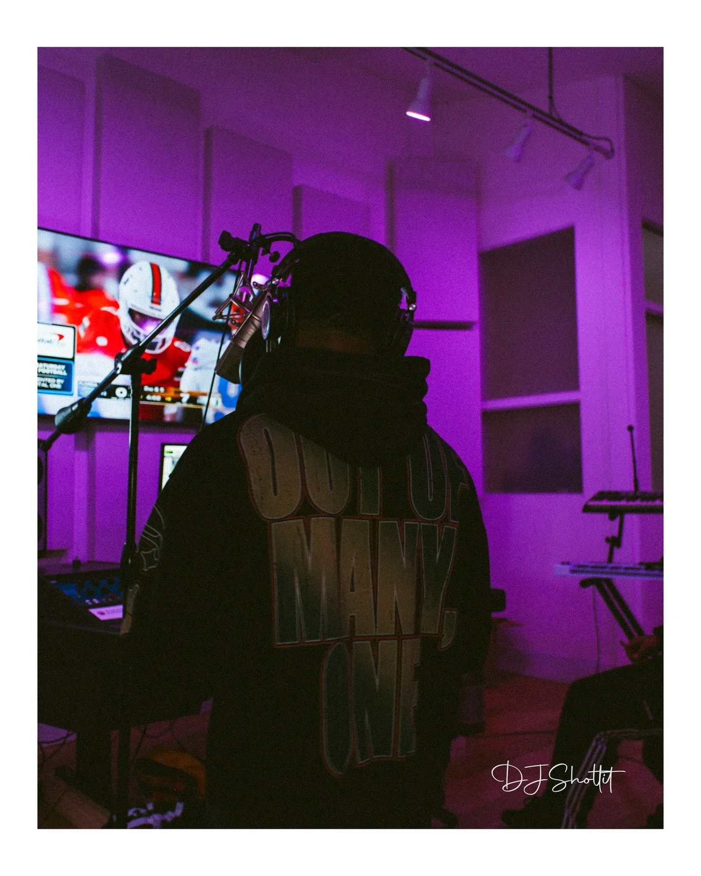 djshotitt_1767058371_3798683401247820219_8254528624.jpg