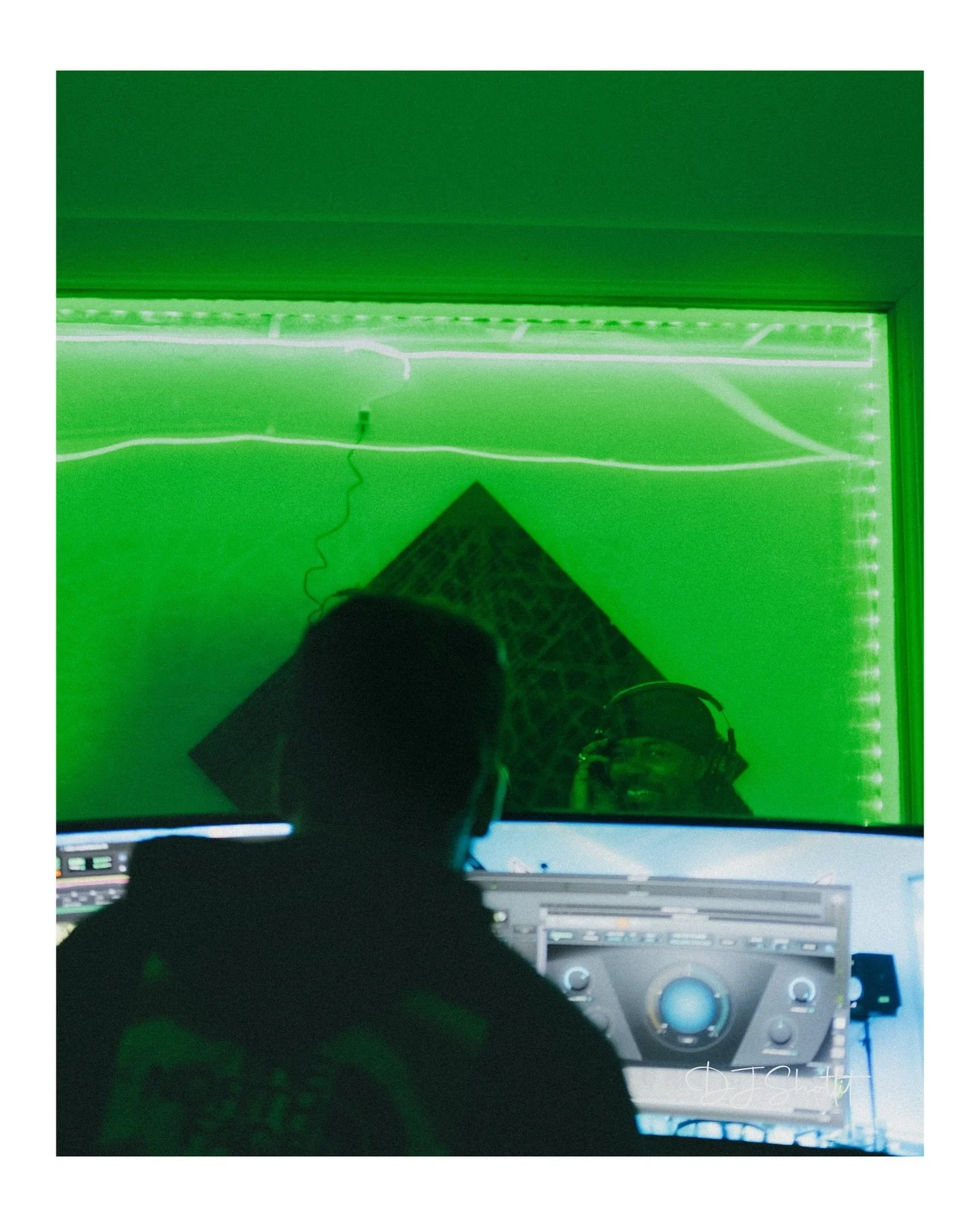 djshotitt_1773179940_3850032841892181911_8254528624.jpg