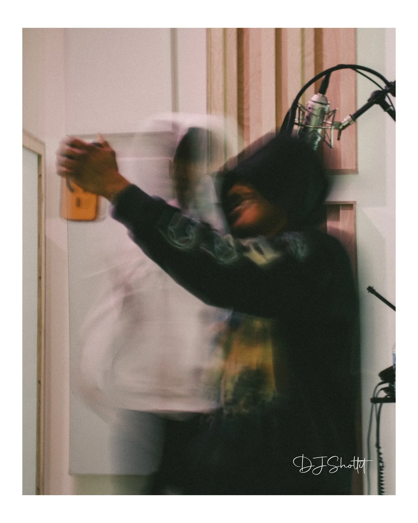 djshotitt_1767058371_3798683401256235913_8254528624.jpg