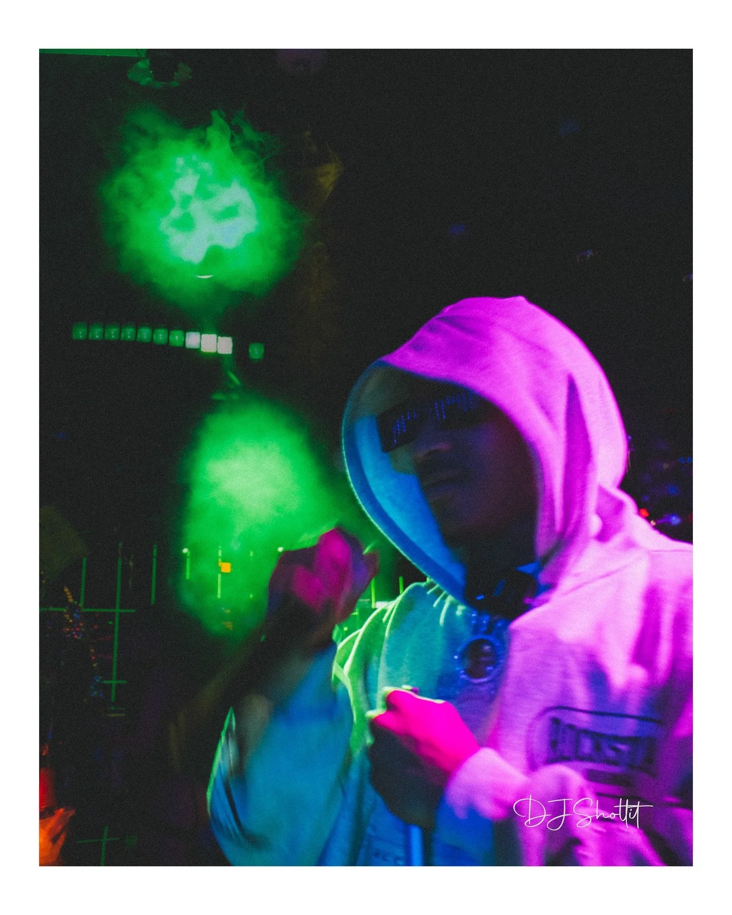 djshotitt_1766273704_3792101137768925879_8254528624.jpg