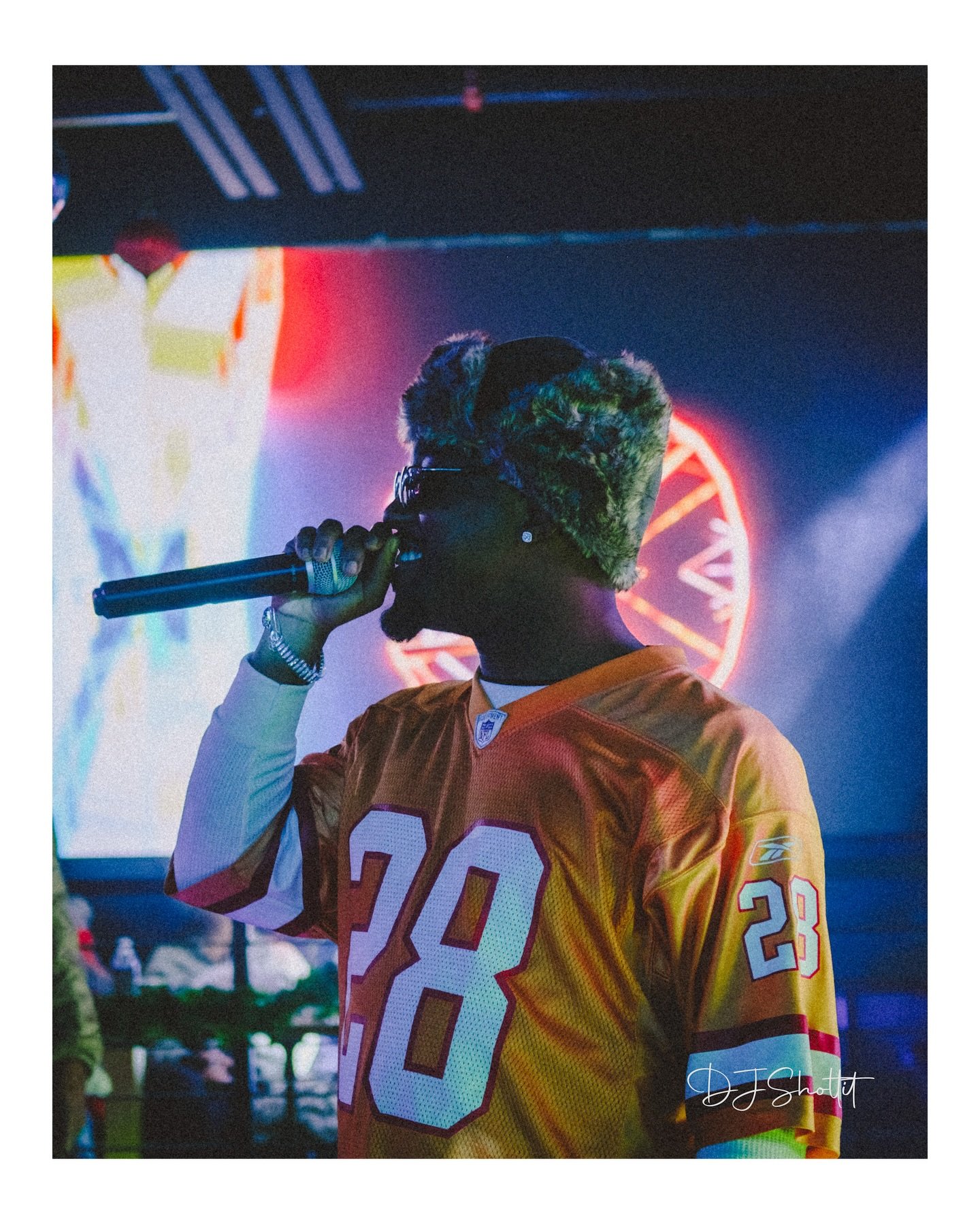 djshotitt_1765931441_3789228547769156907_8254528624.jpg