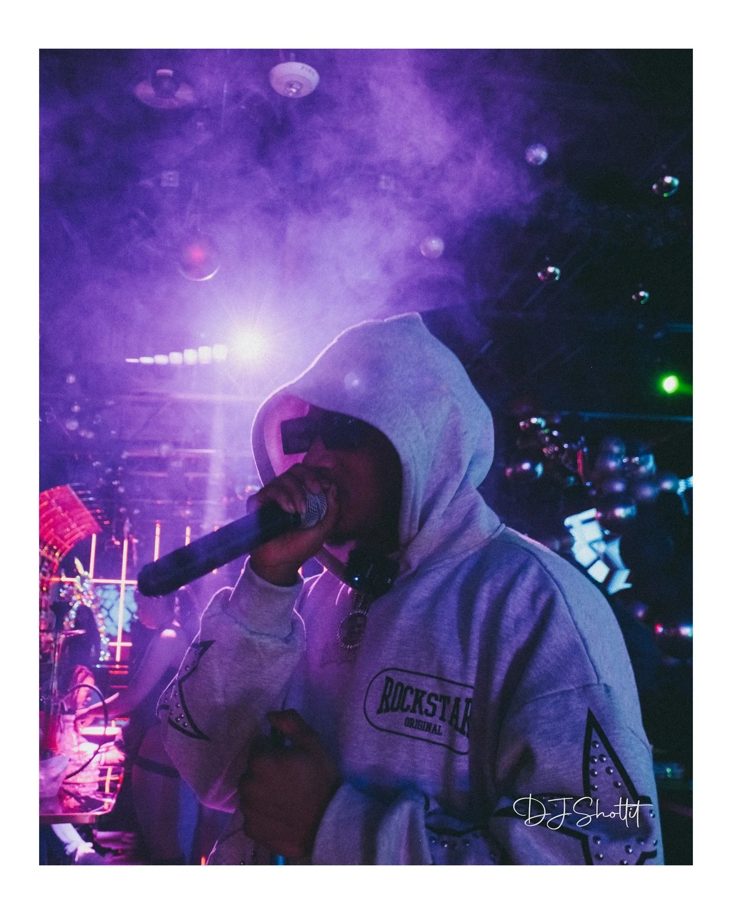 djshotitt_1765931441_3789228656326109043_8254528624.jpg