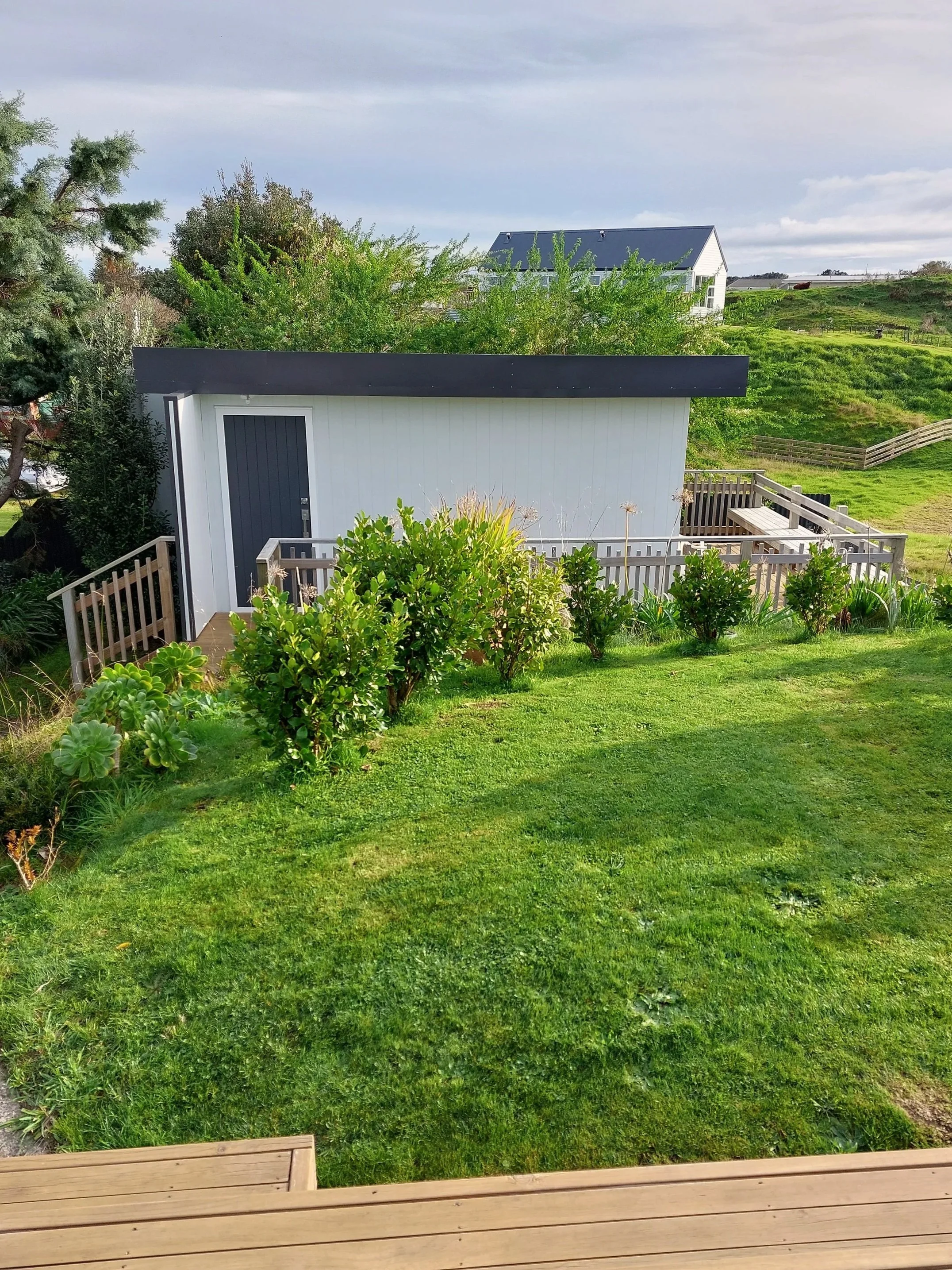 whanganui renovation company garden hut and landscaping