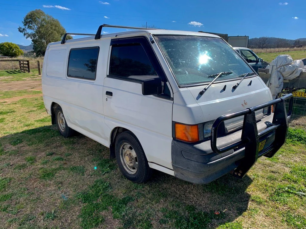 Mitsubishi Express 2.5L