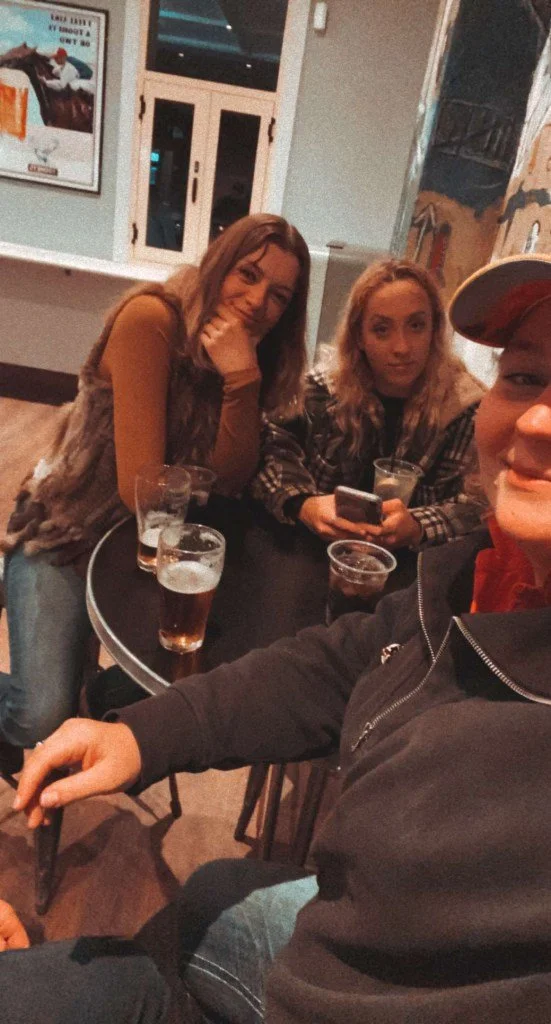 Meg aus England, Sophie aus Frankreich