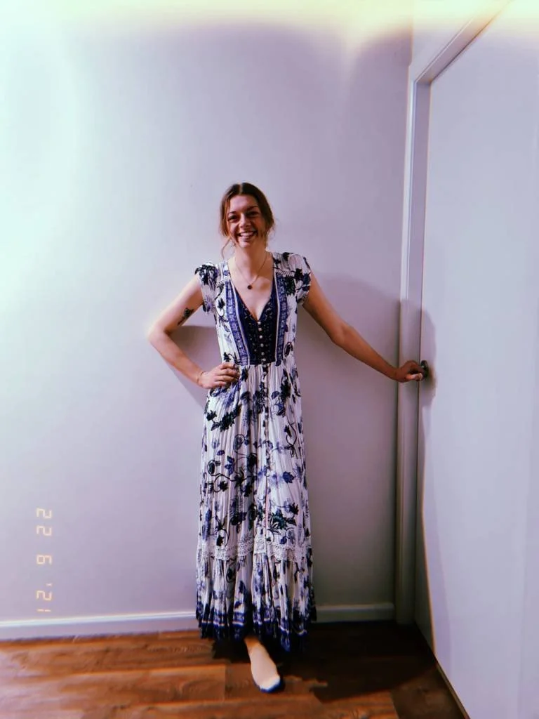 Eden wollte unbedingt, dass ich dieses Kleid anprobiere...