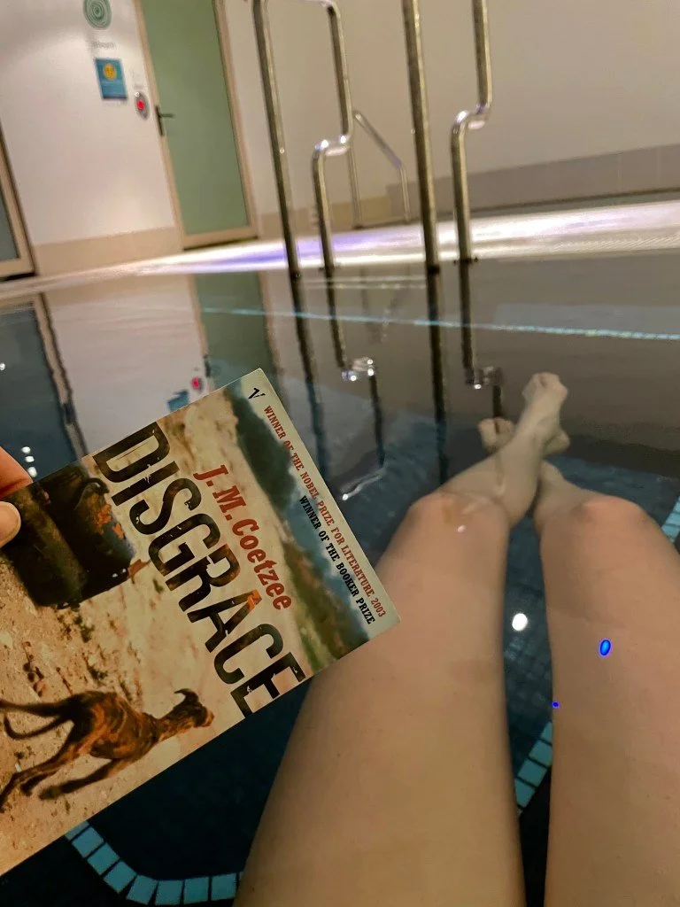 Entspannendes Bad nach der Massage im Spa