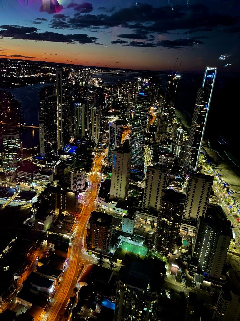 Surfers Paradise bei Nacht