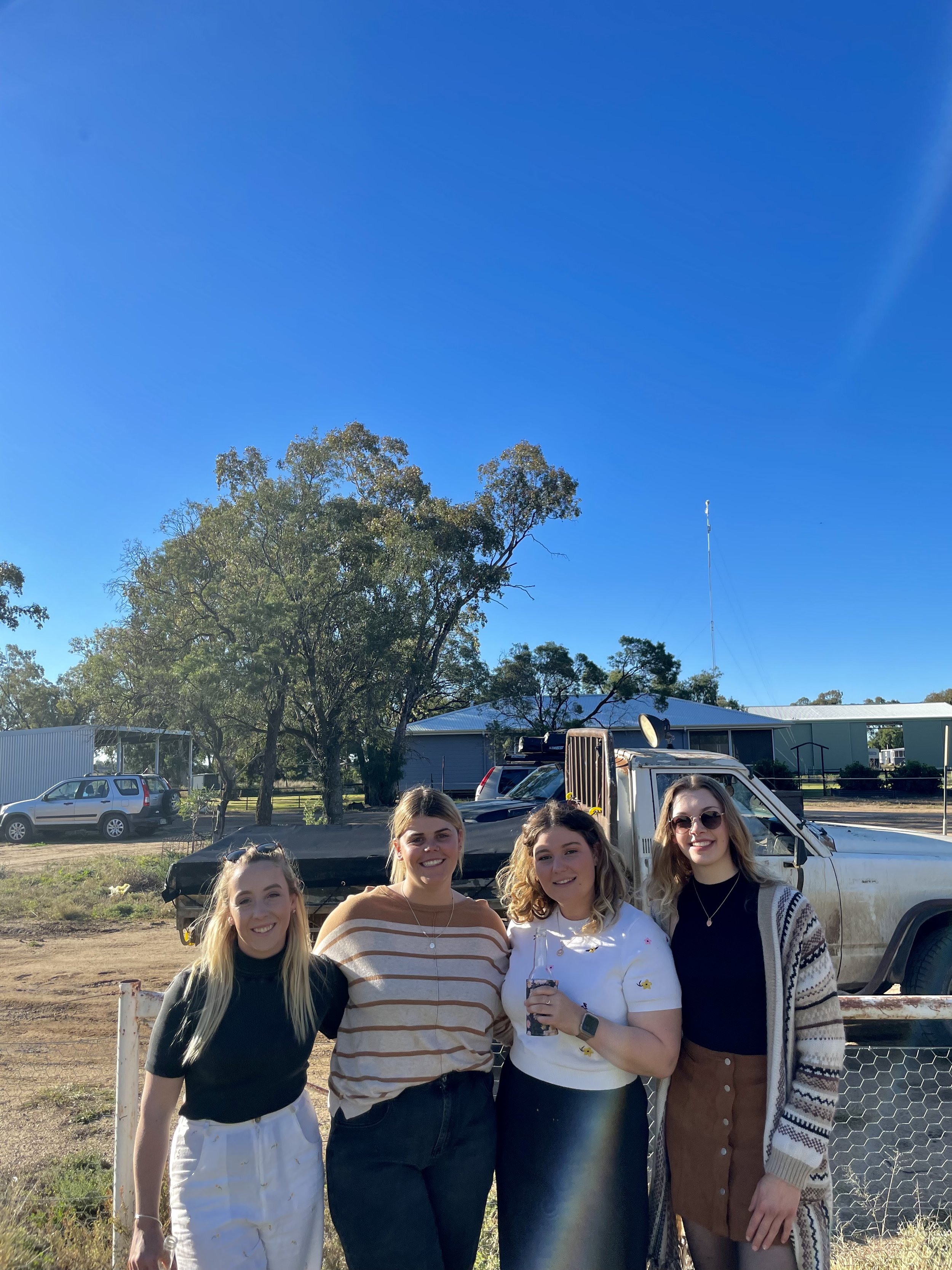 Meg, Jamie &amp; Sophie (Britisch, Australisch &amp; Französisch)