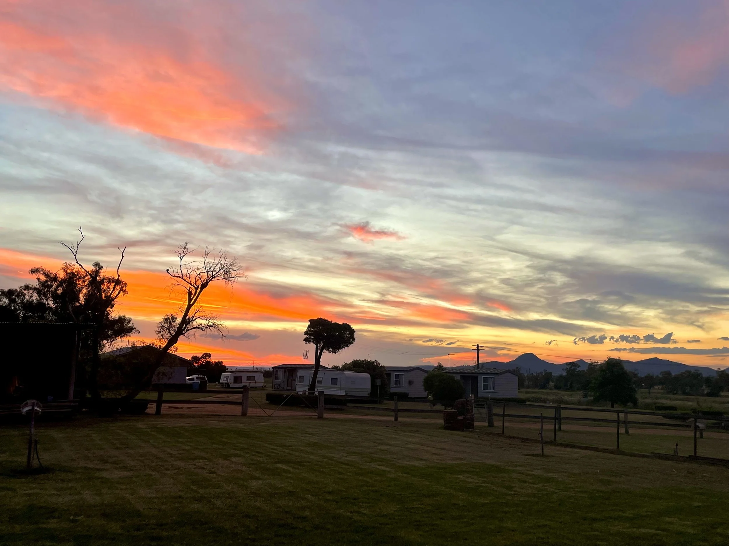 Sonnenuntergang am Mullaley Post Office Hotel (Pub)