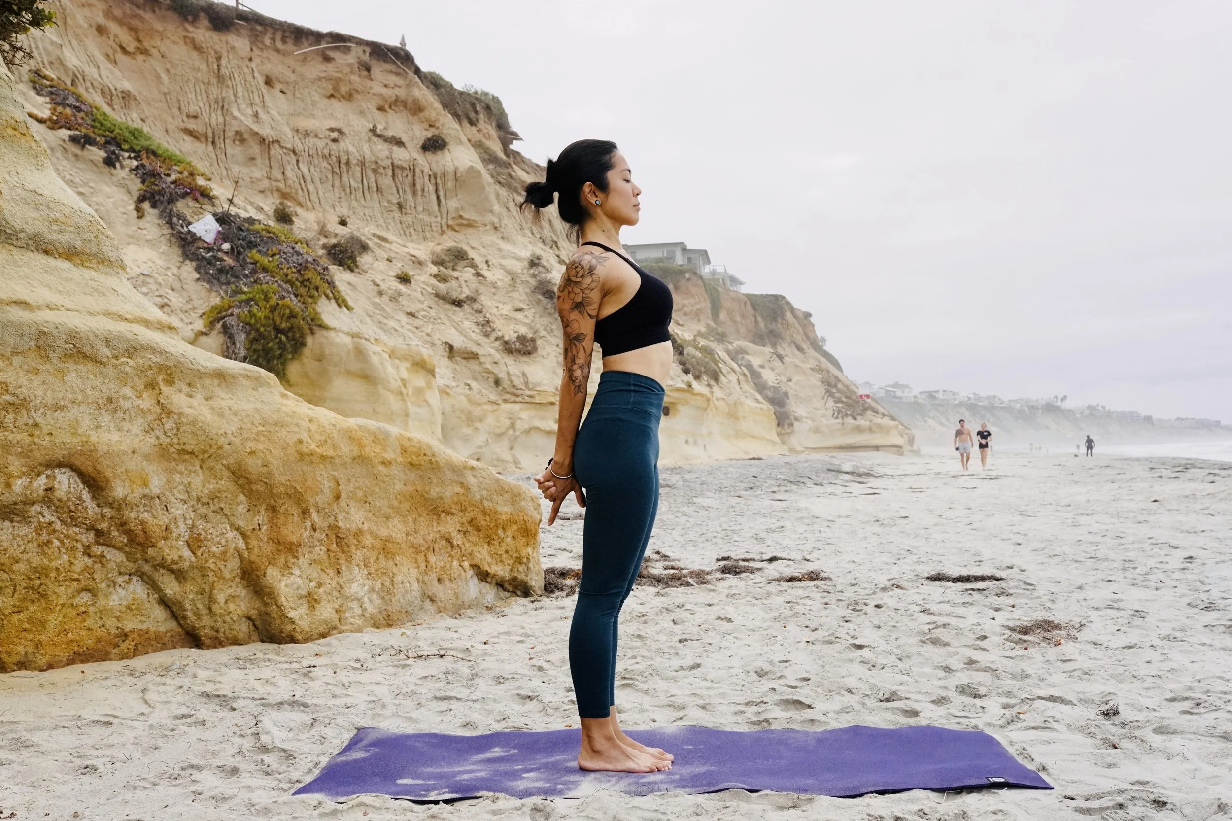 Embodied movement practice on the beach supporting mindfulness and body awareness