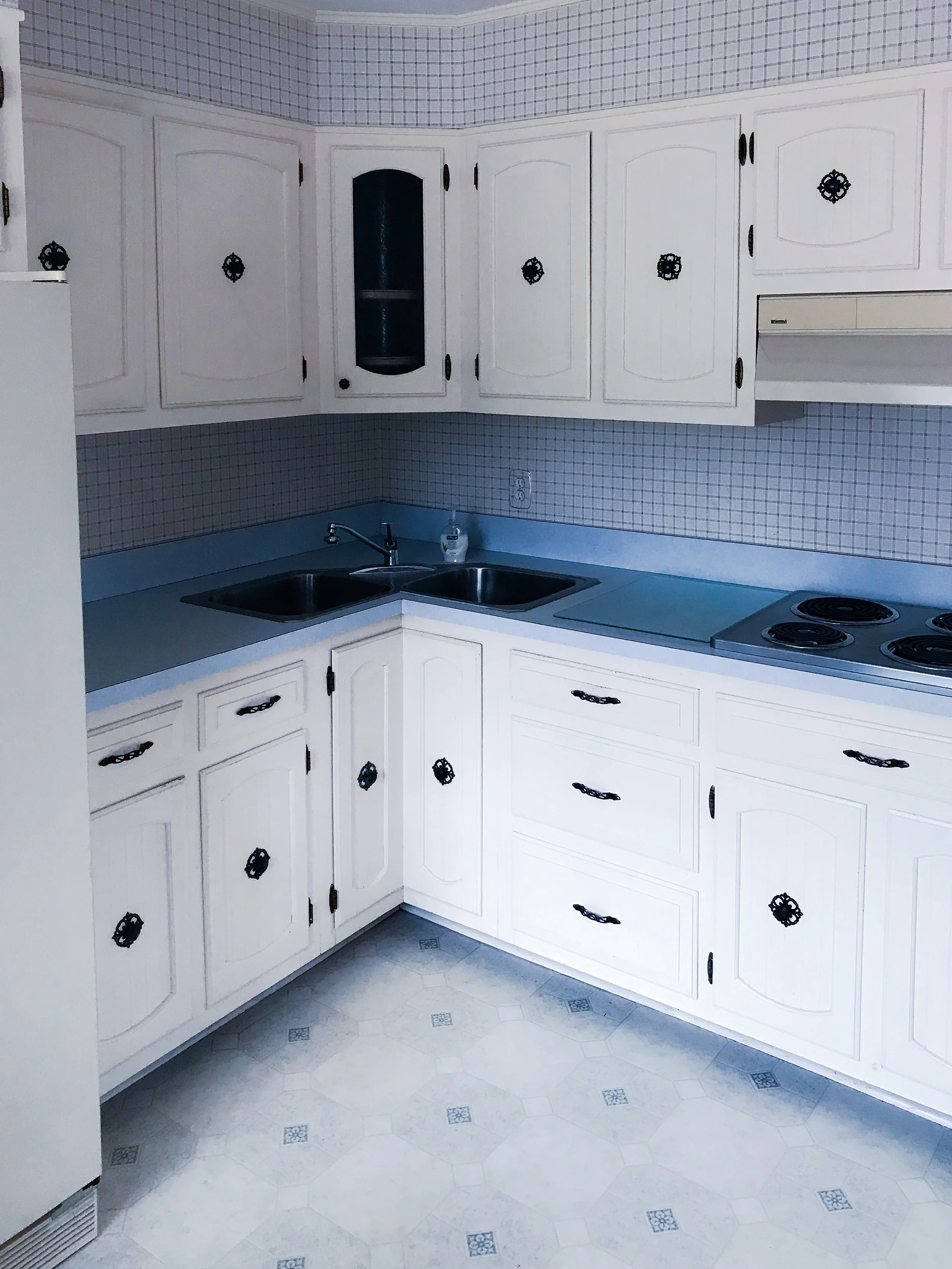 Cabinet Painting & Refresh
