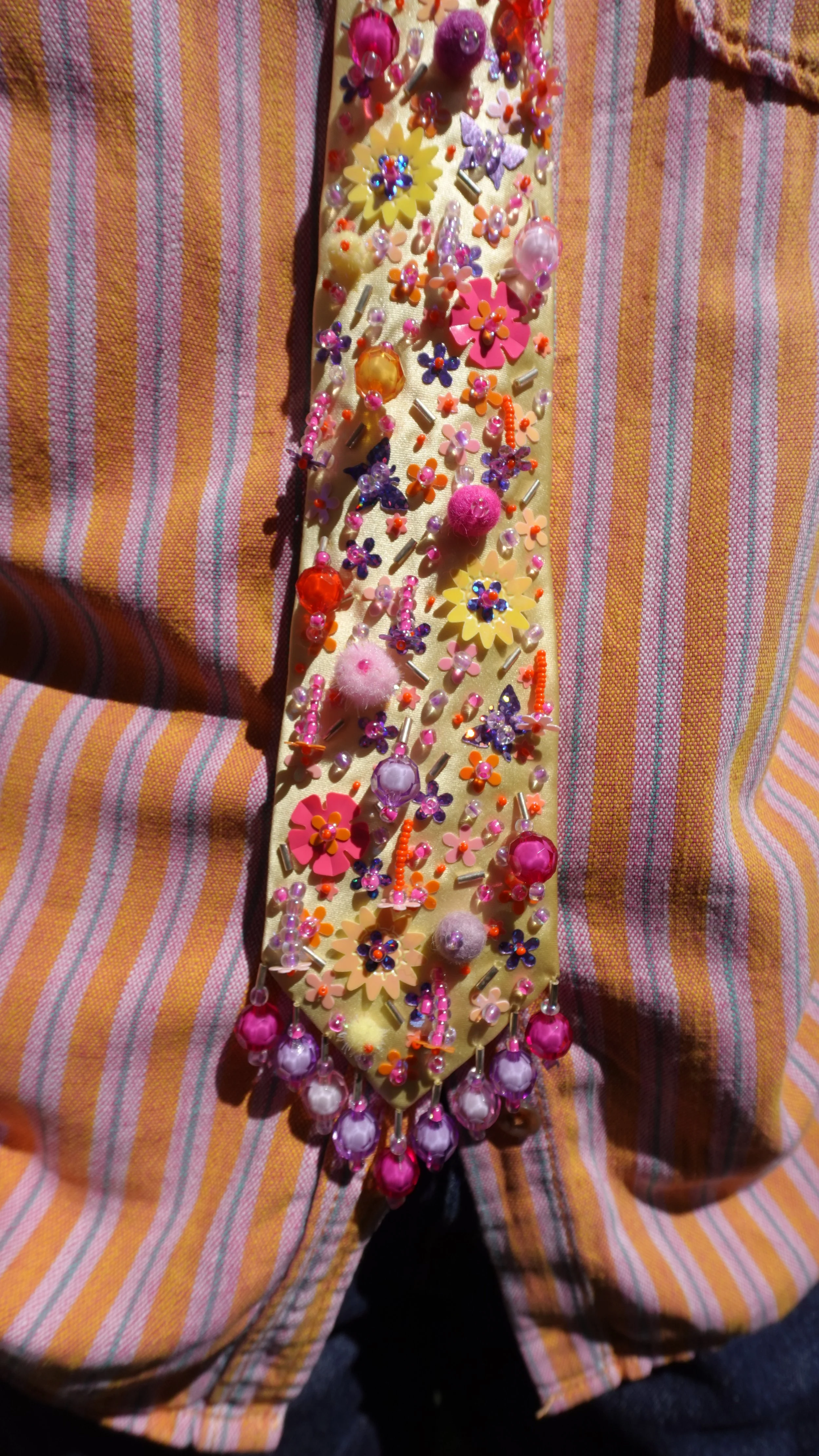 Details on embellished tie