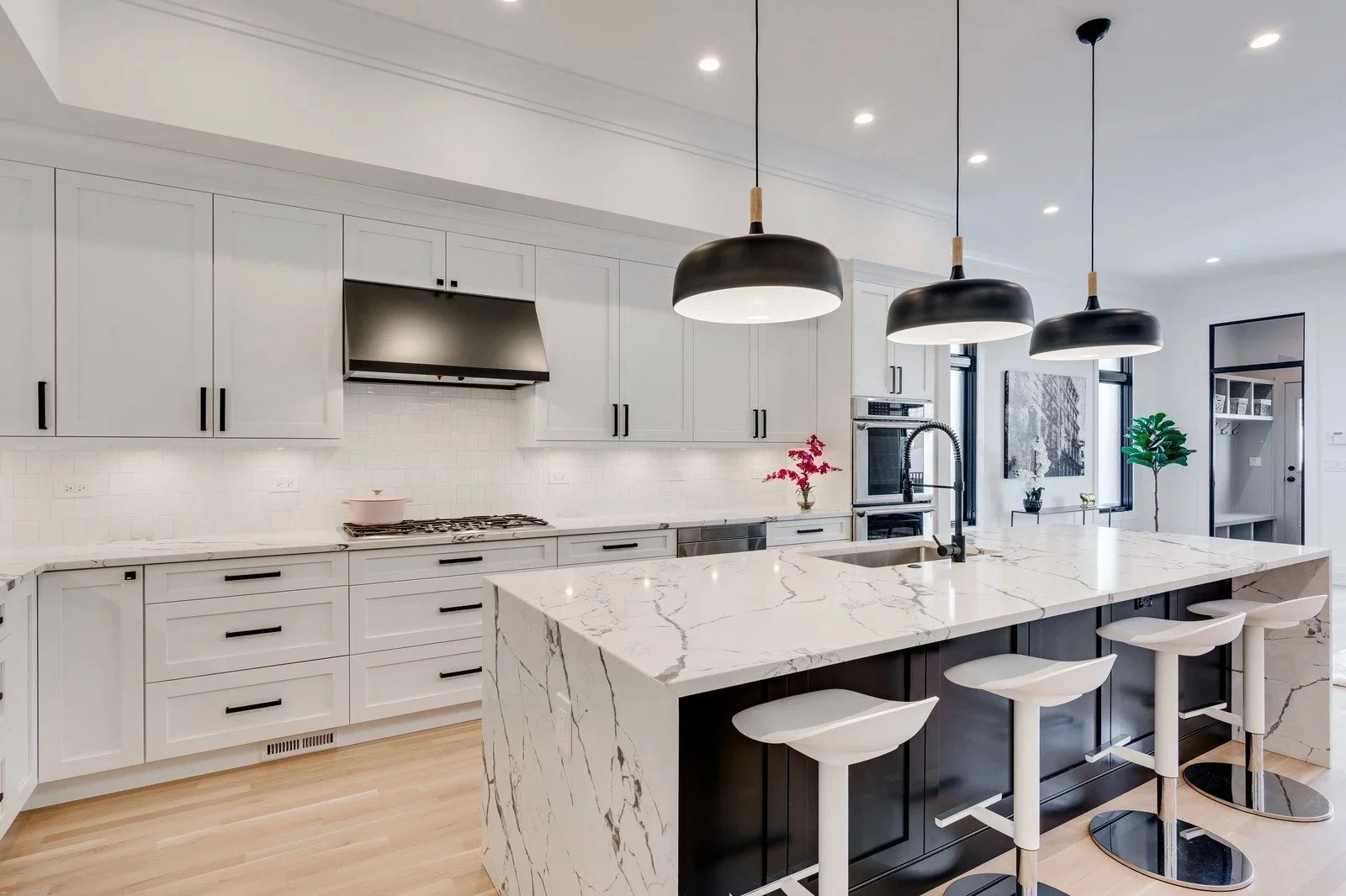 An image of 2420 W Huron | Stratum Builders