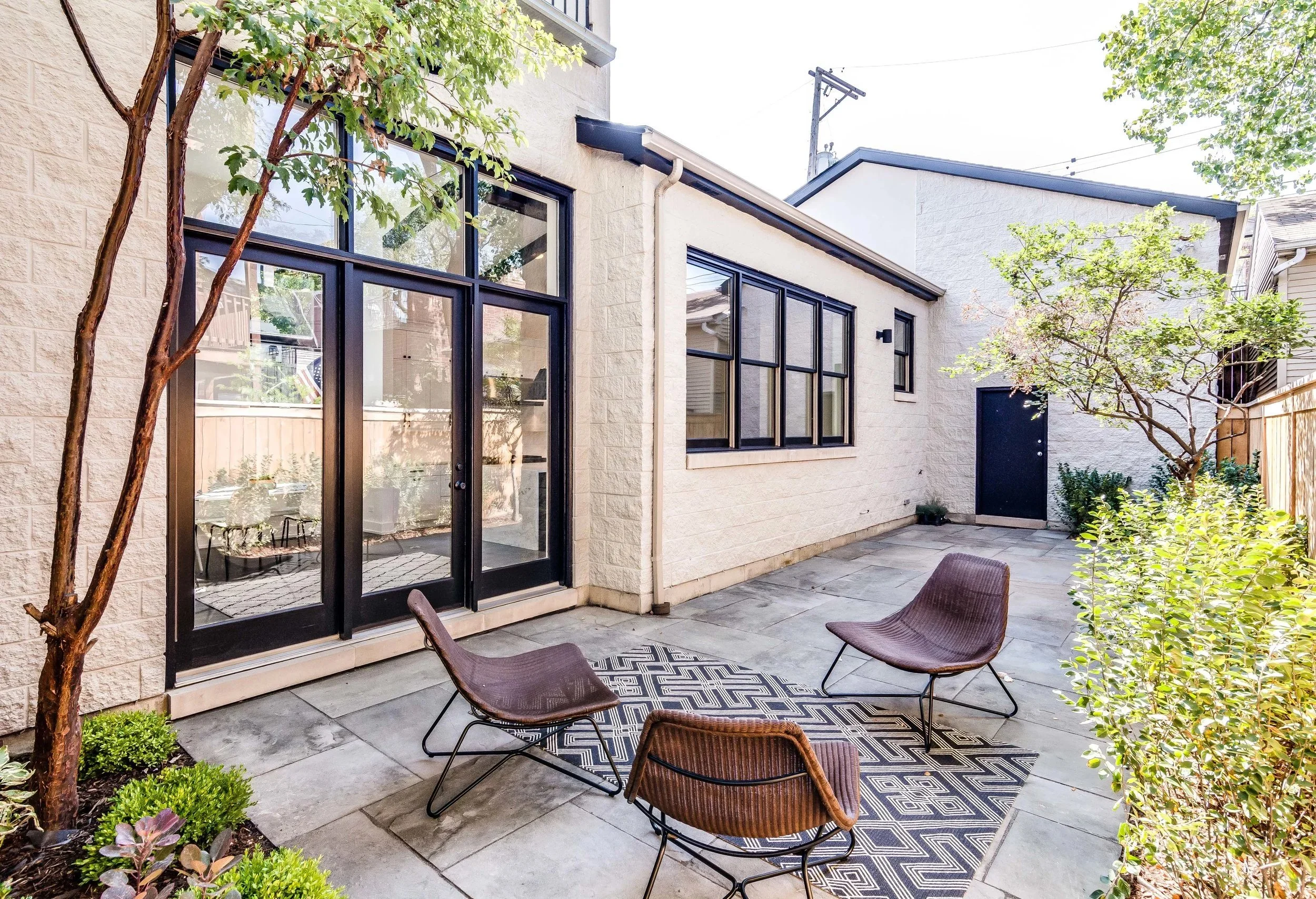 Custom backyard patio renovation by Stratum Builders in Chicago