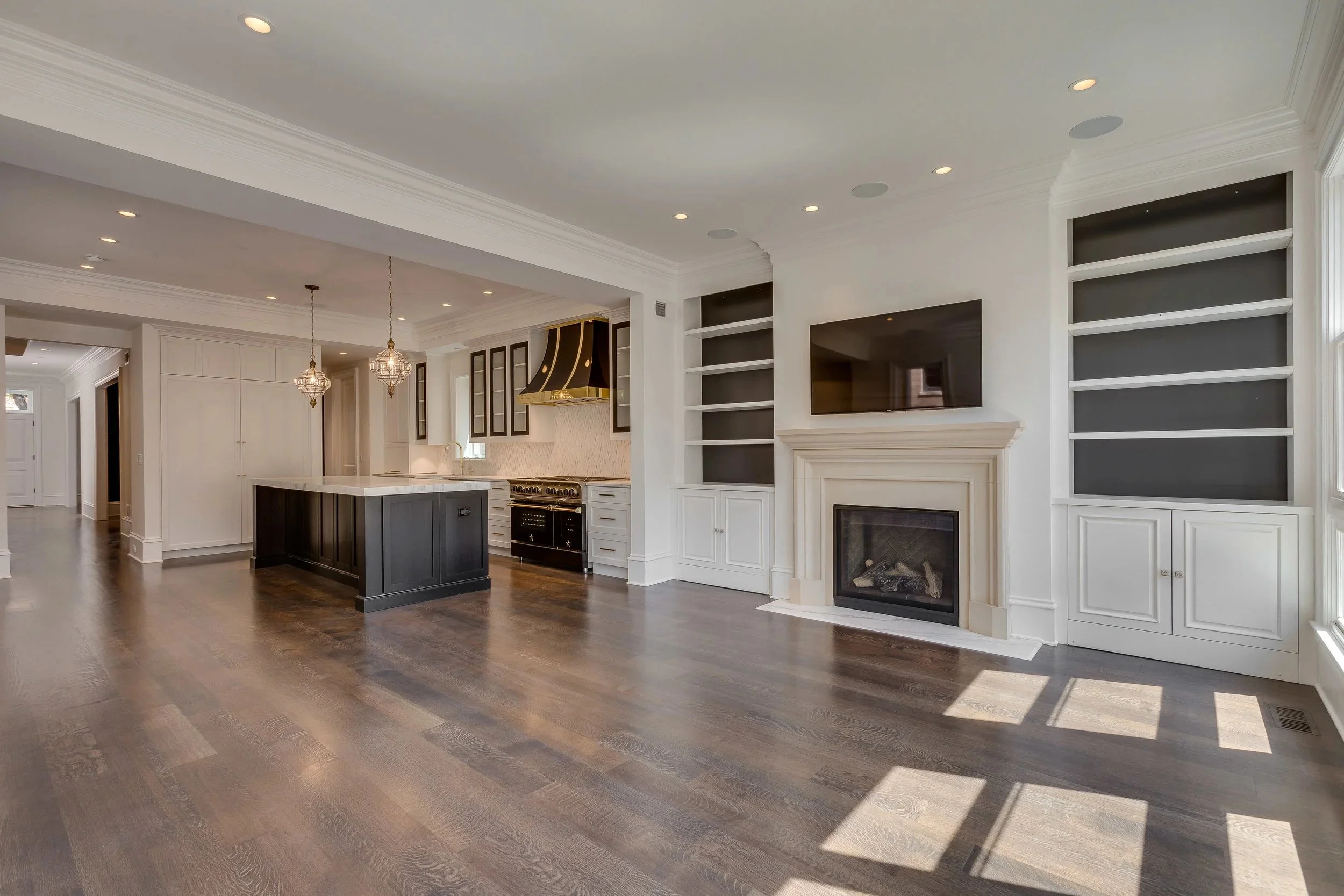 2734 N Racine