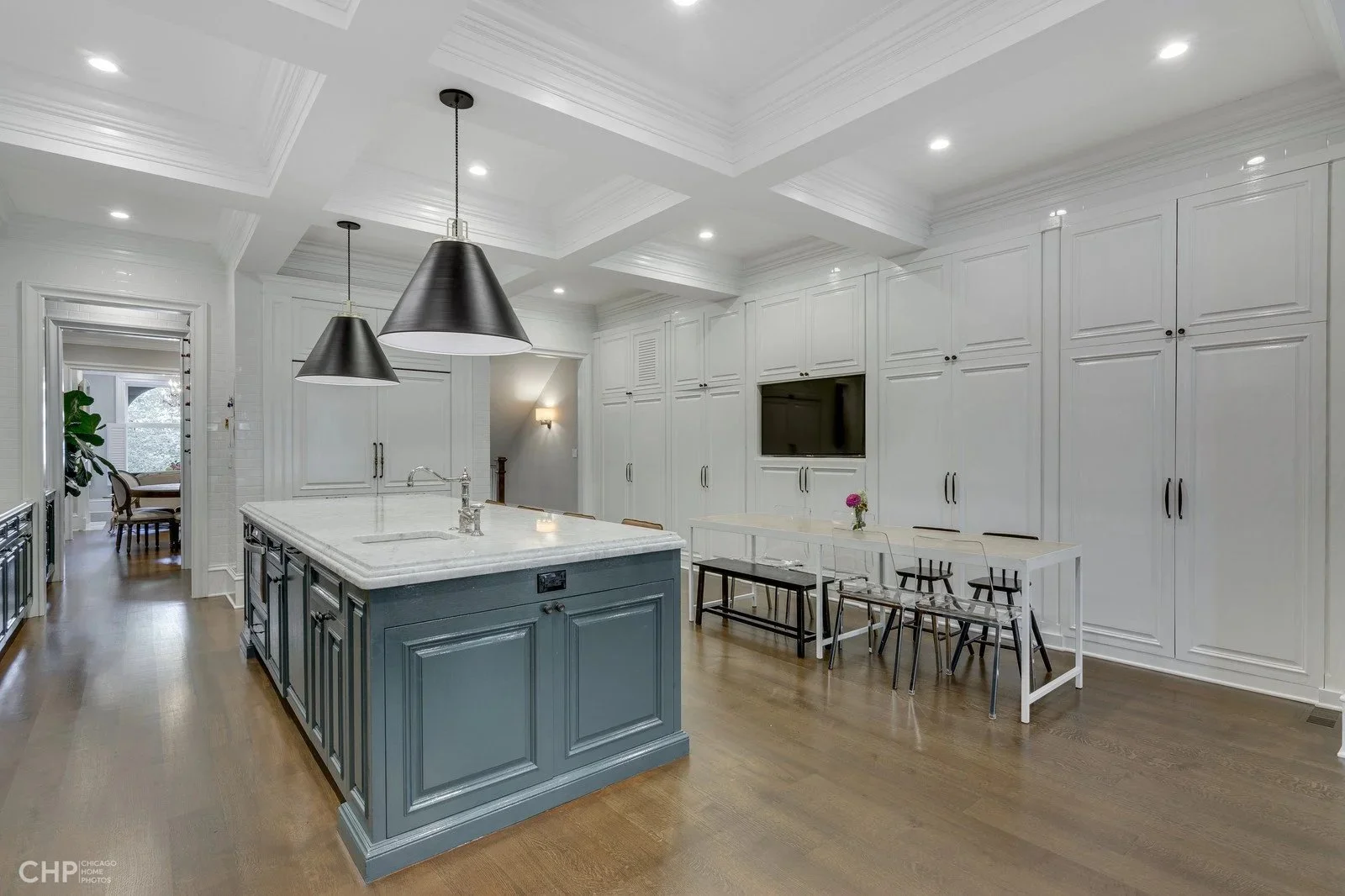 An image of 2051 w evergreen | Stratum Builders