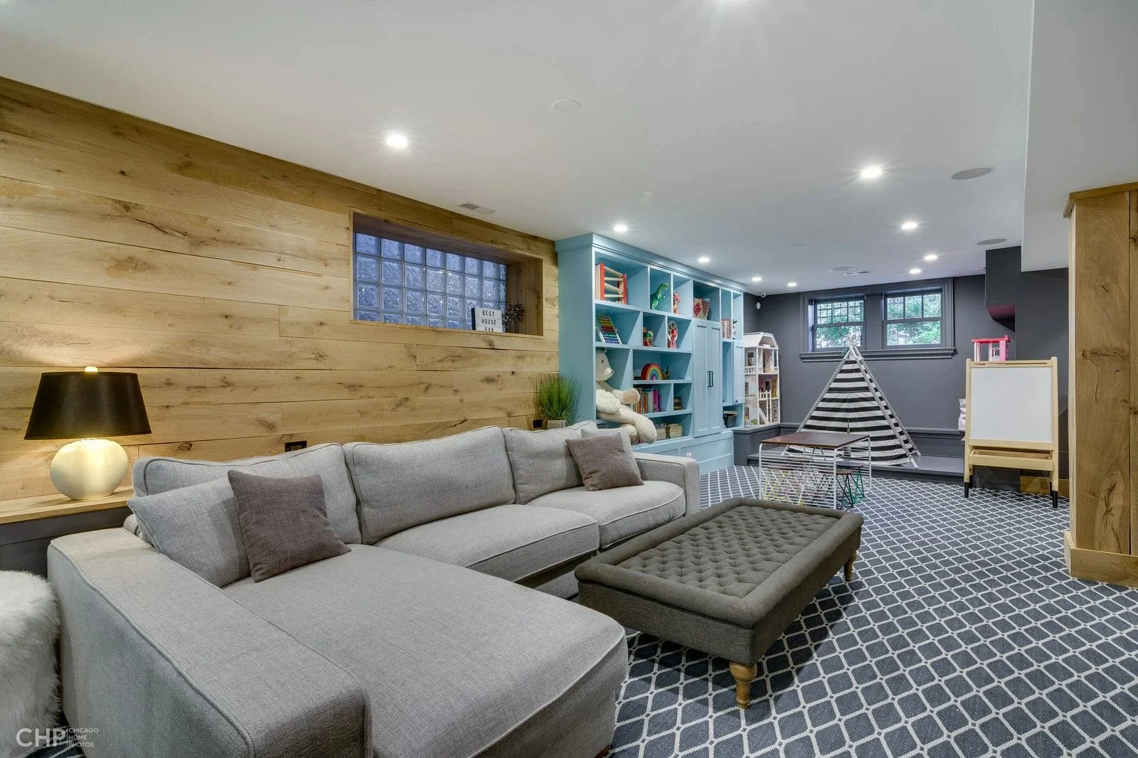 An image of 2051 w evergreen | Stratum Builders