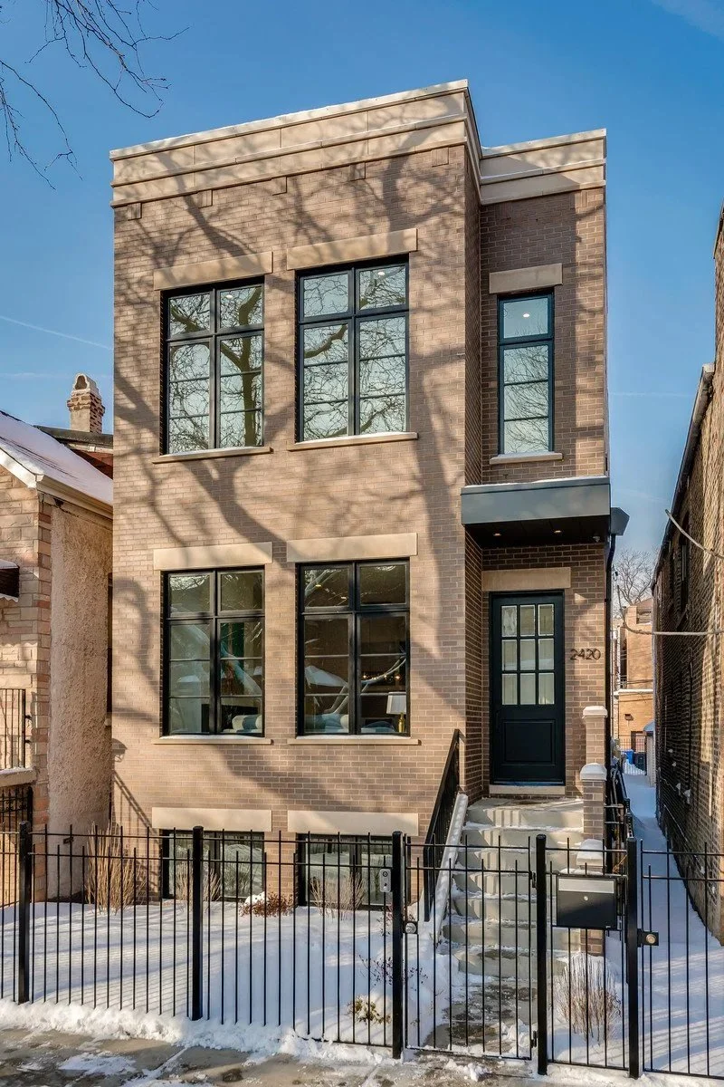 An image of 2420 W Huron | Stratum Builders