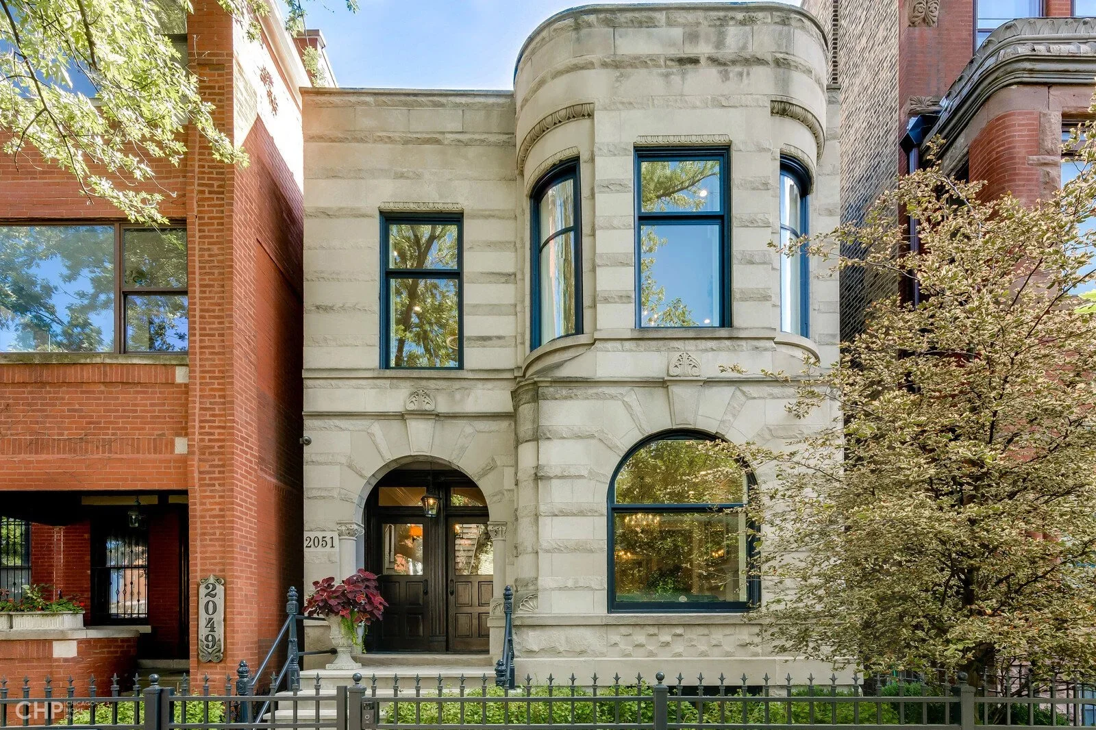 An image of 2051 w evergreen | Stratum Builders
