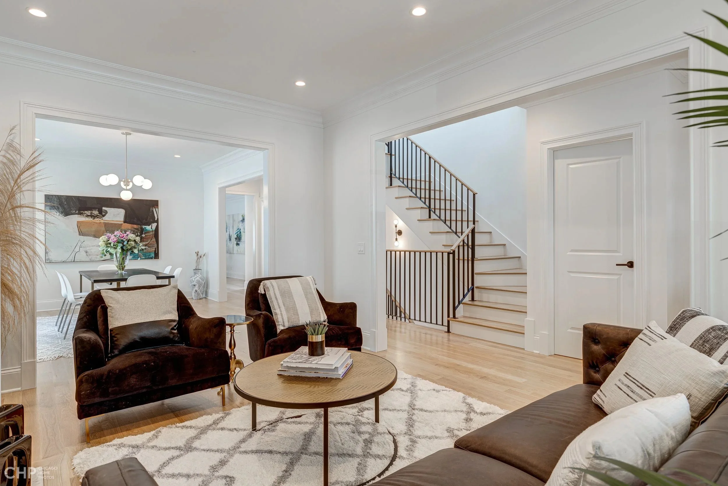 An image of 3718 n kildare | Stratum Builders