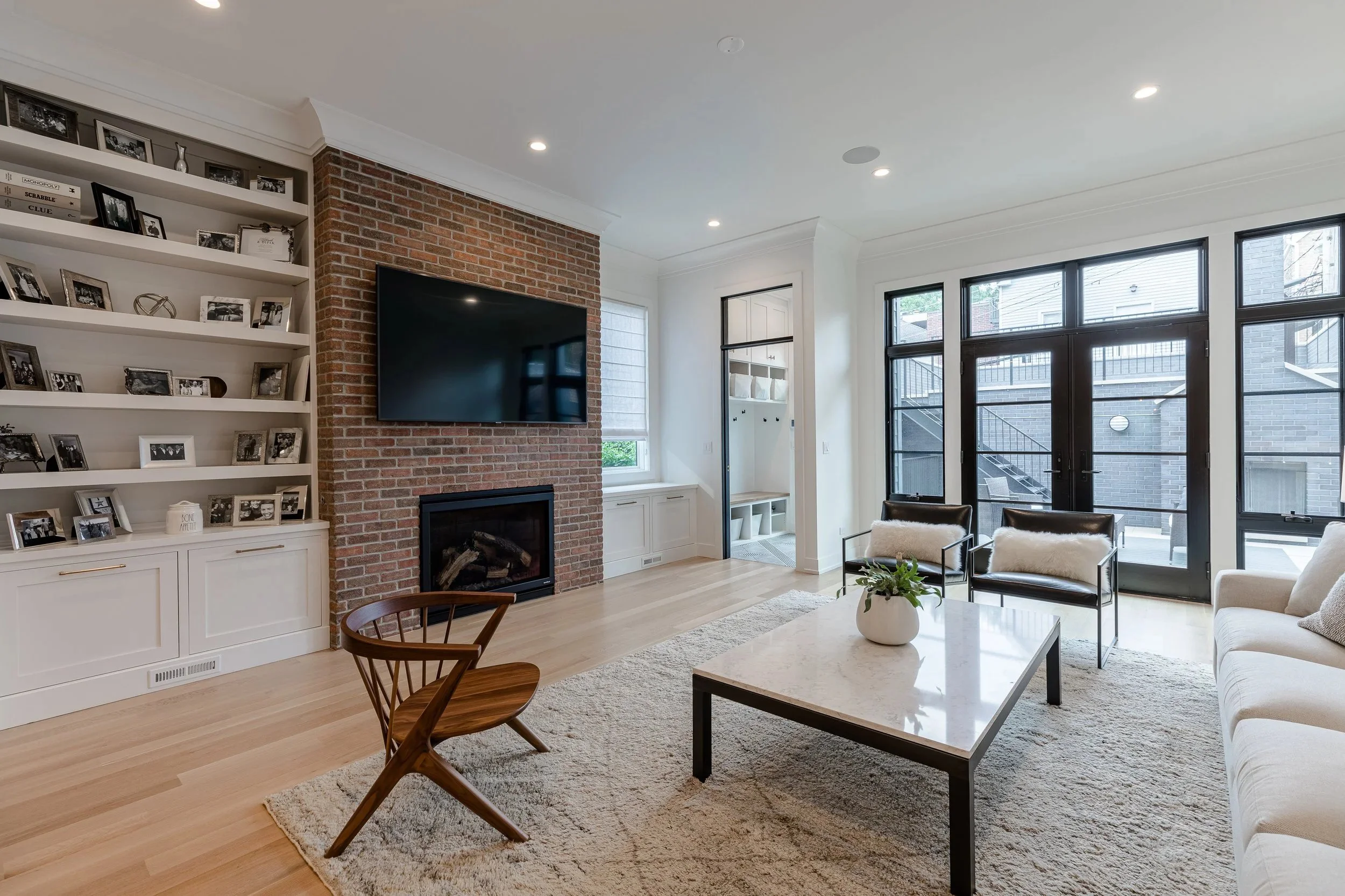 An An image of 1835 N honore | Stratum Builders