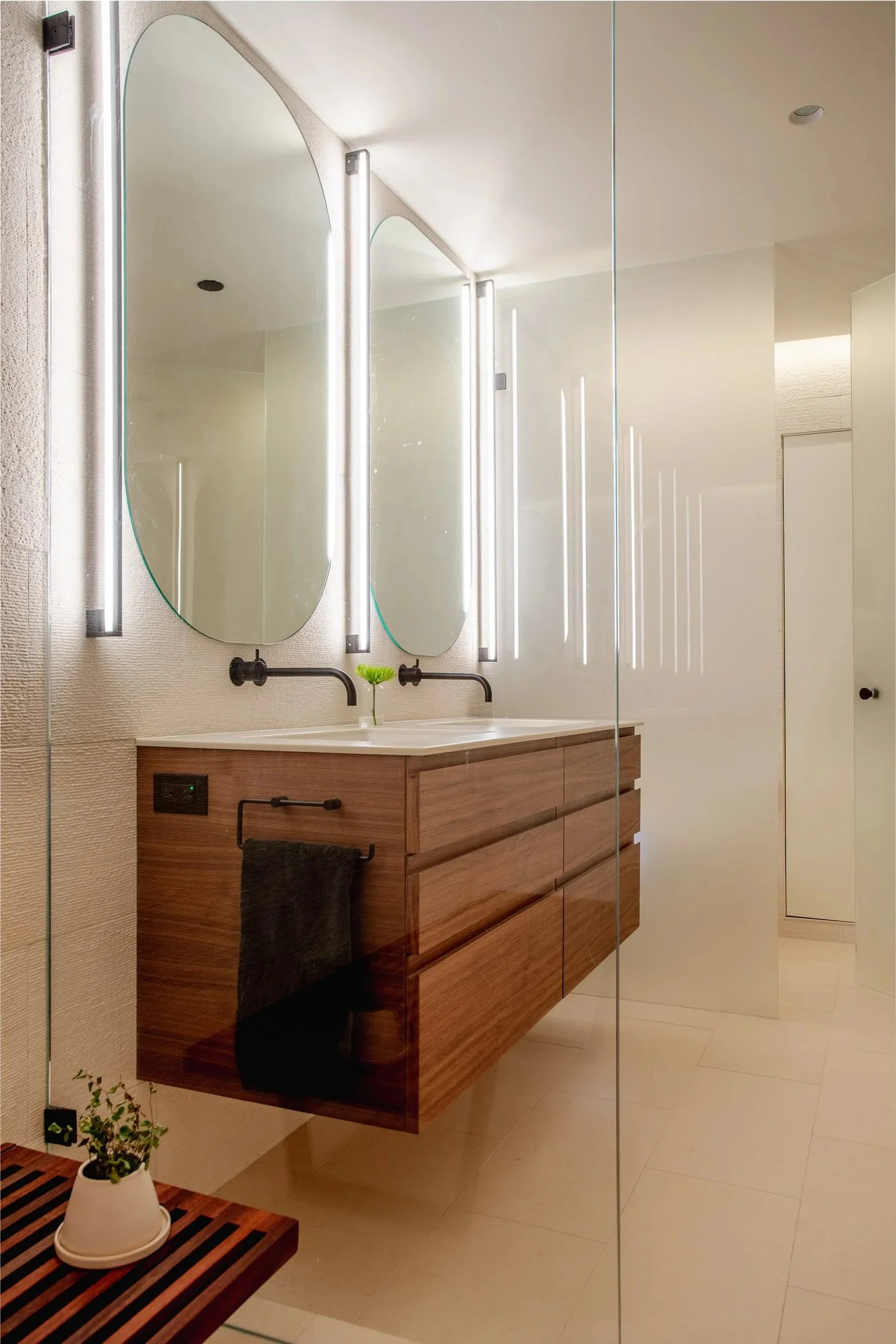An image of 201 w grand | Stratum Builders