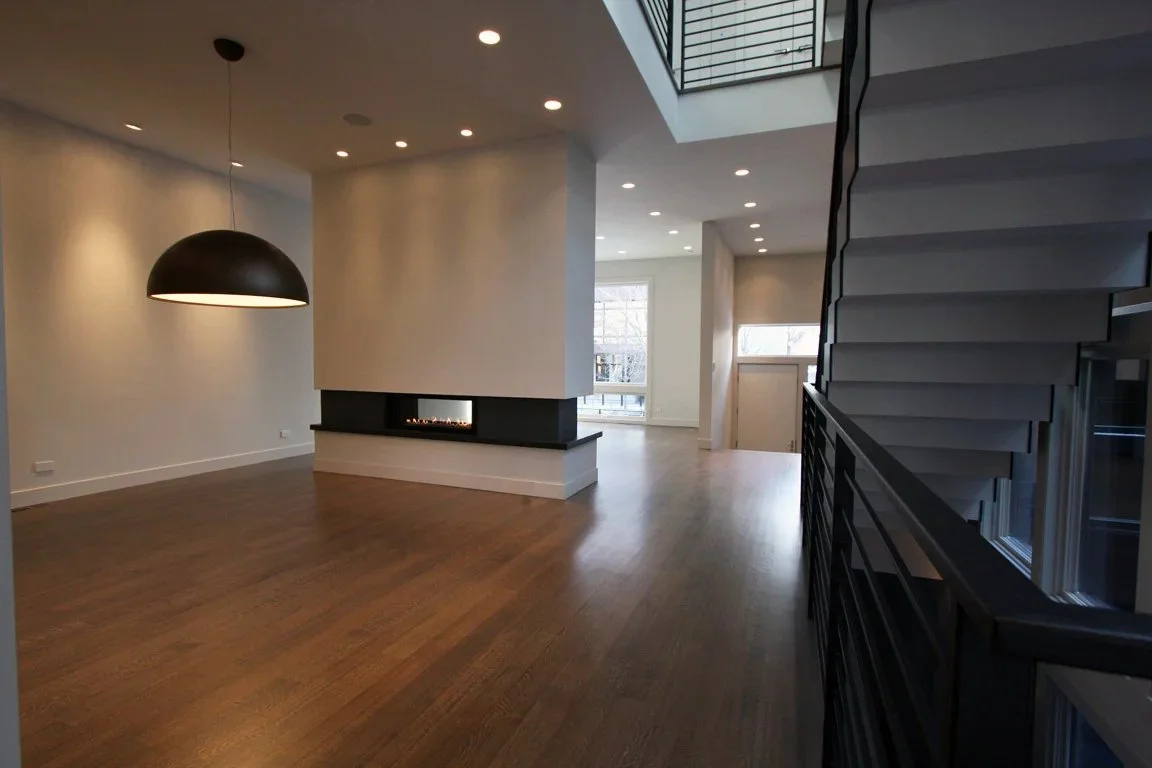 Custom residential living room renovation by Stratum Builders in Chicago