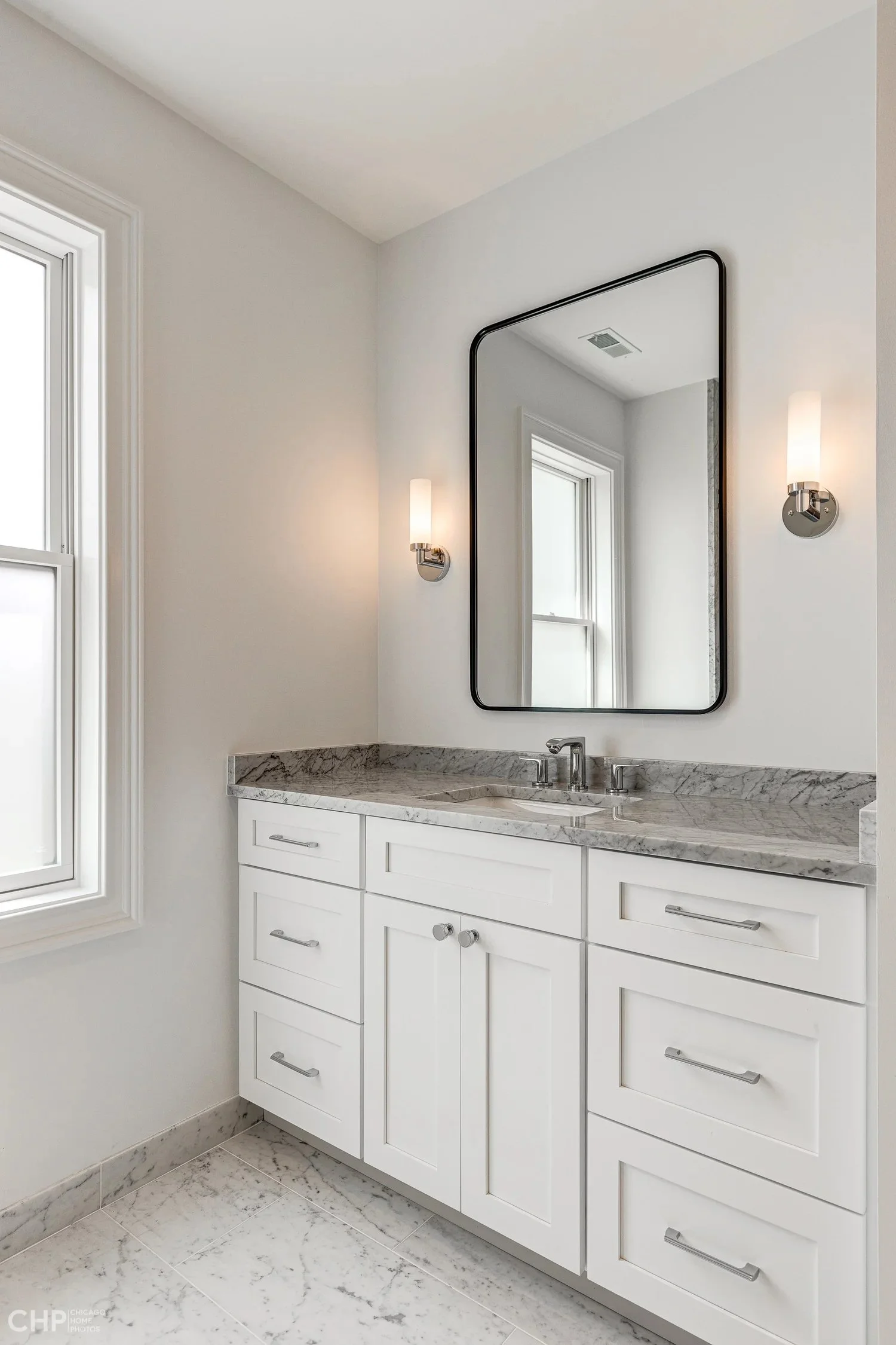 An image of 3718 n kildare | Stratum Builders