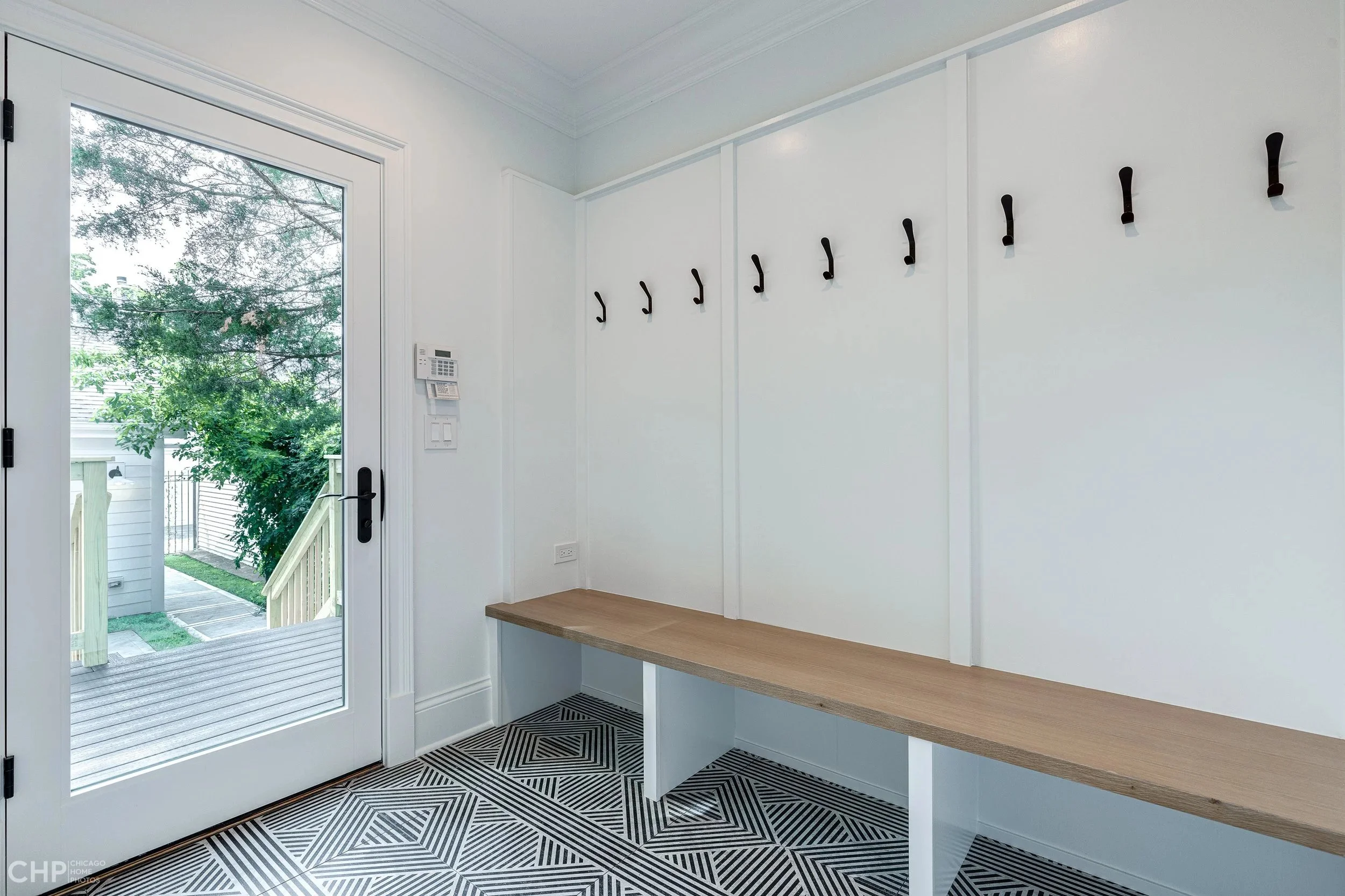 An image of 3718 n kildare | Stratum Builders