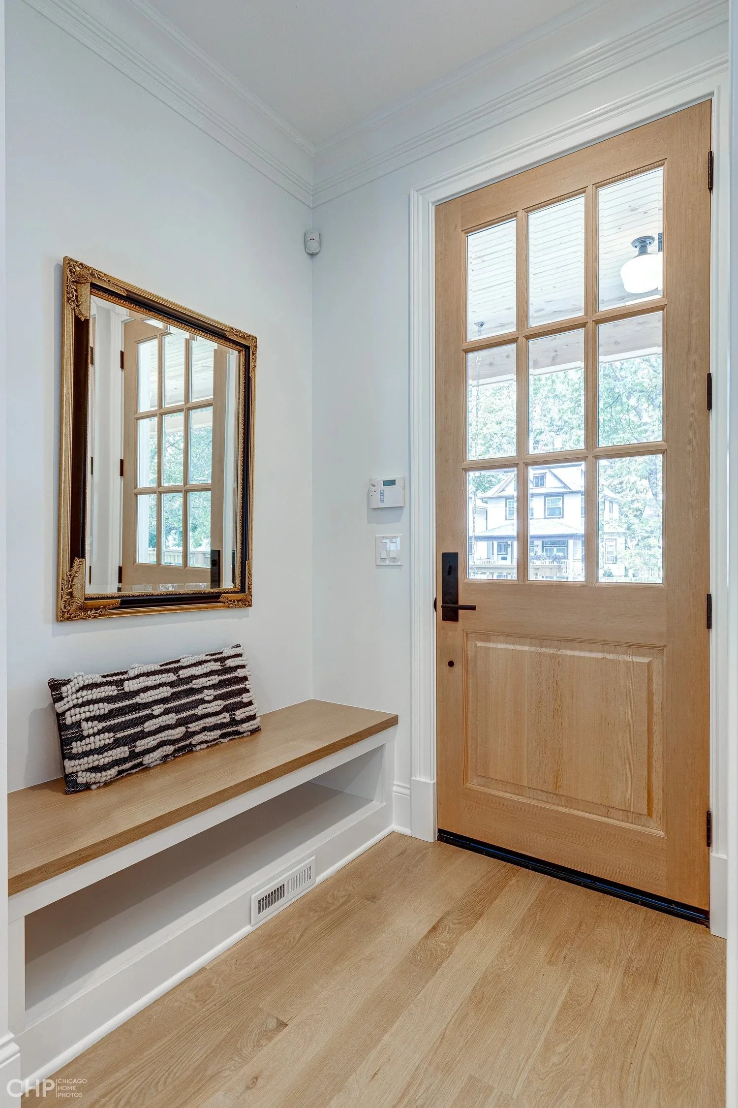 An image of 3718 n kildare | Stratum Builders