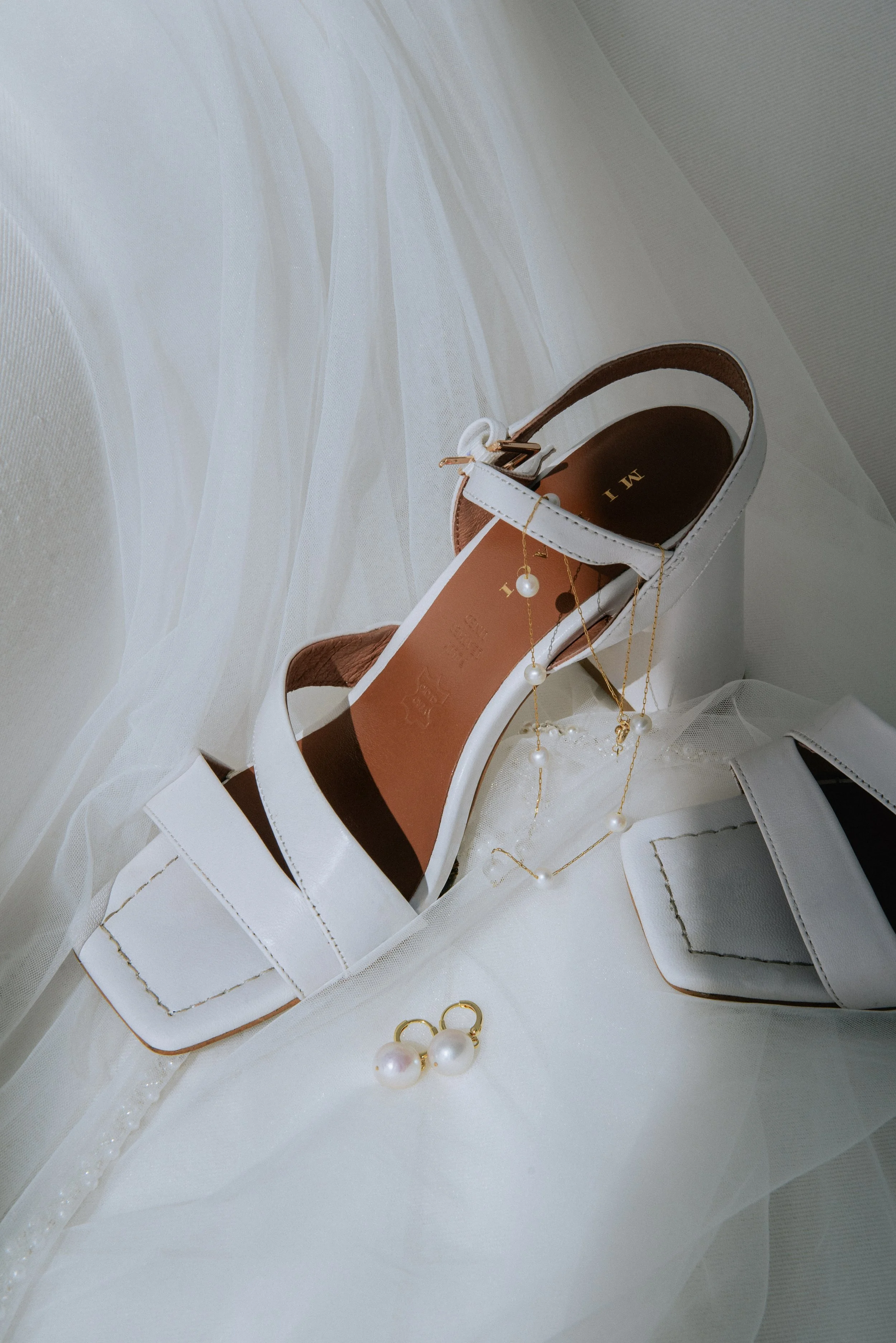 Wedding and elopement photography Melbourne. Wedding photographer Melbourne. Professional wedding photographer Melbourne. Top wedding photographer Melbourne. Editorial and luxury wedding photographer, Melbourne, Victoria, Australia. Highly rated.