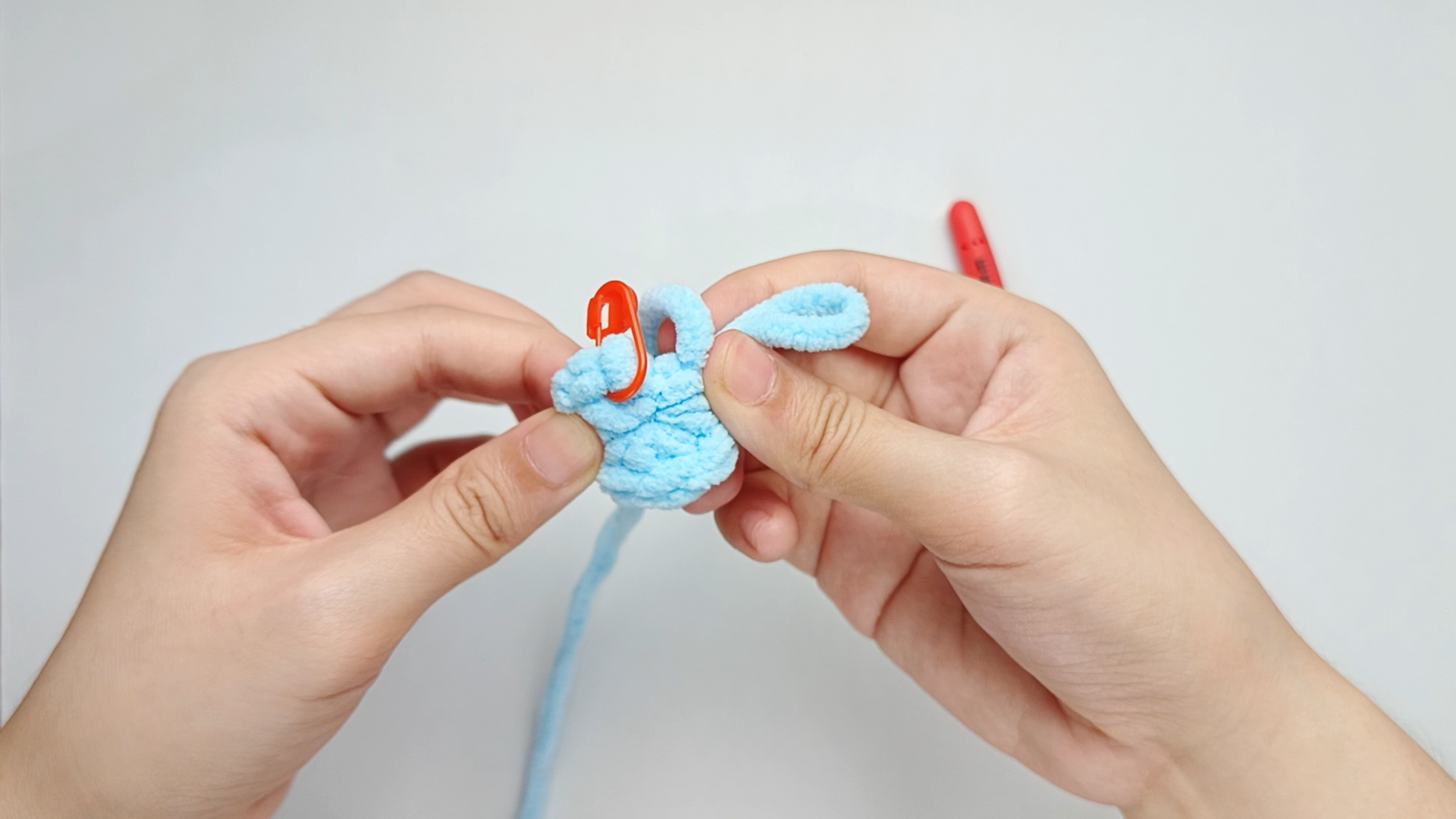Closed magic ring (MR): Done right, it closes with no visible hole, giving you a smooth, even foundation. Round 1 is completed.