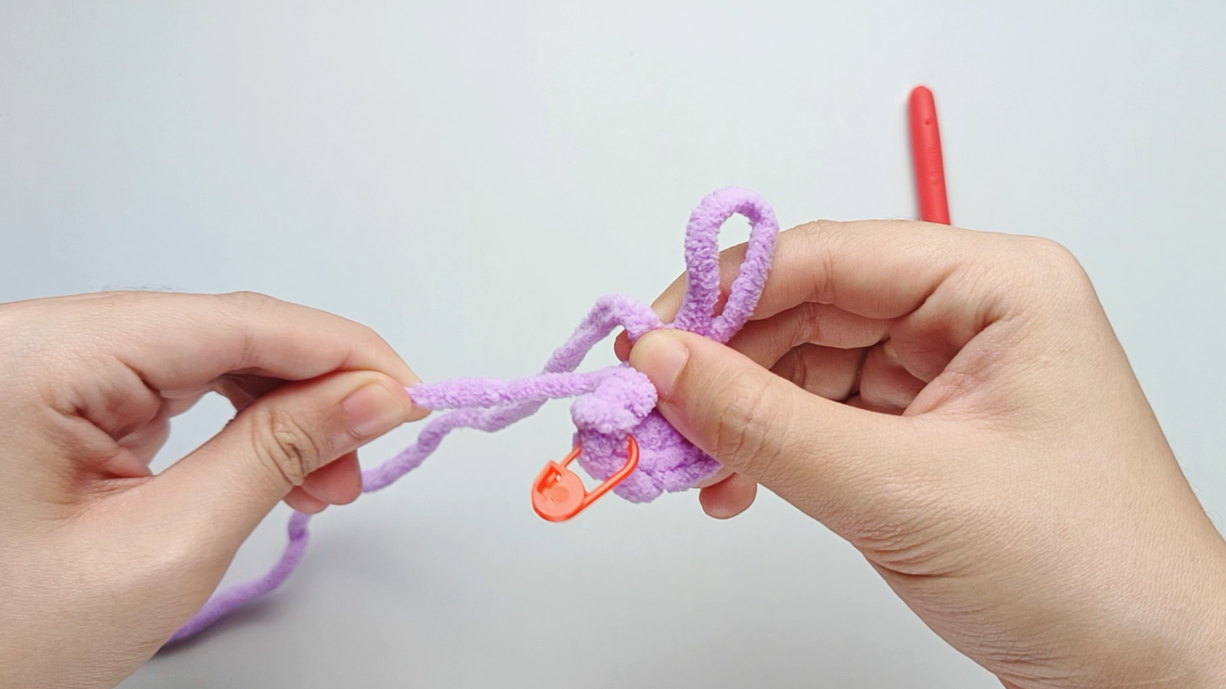 Close the center: When all your stitches are done, put the hook down.