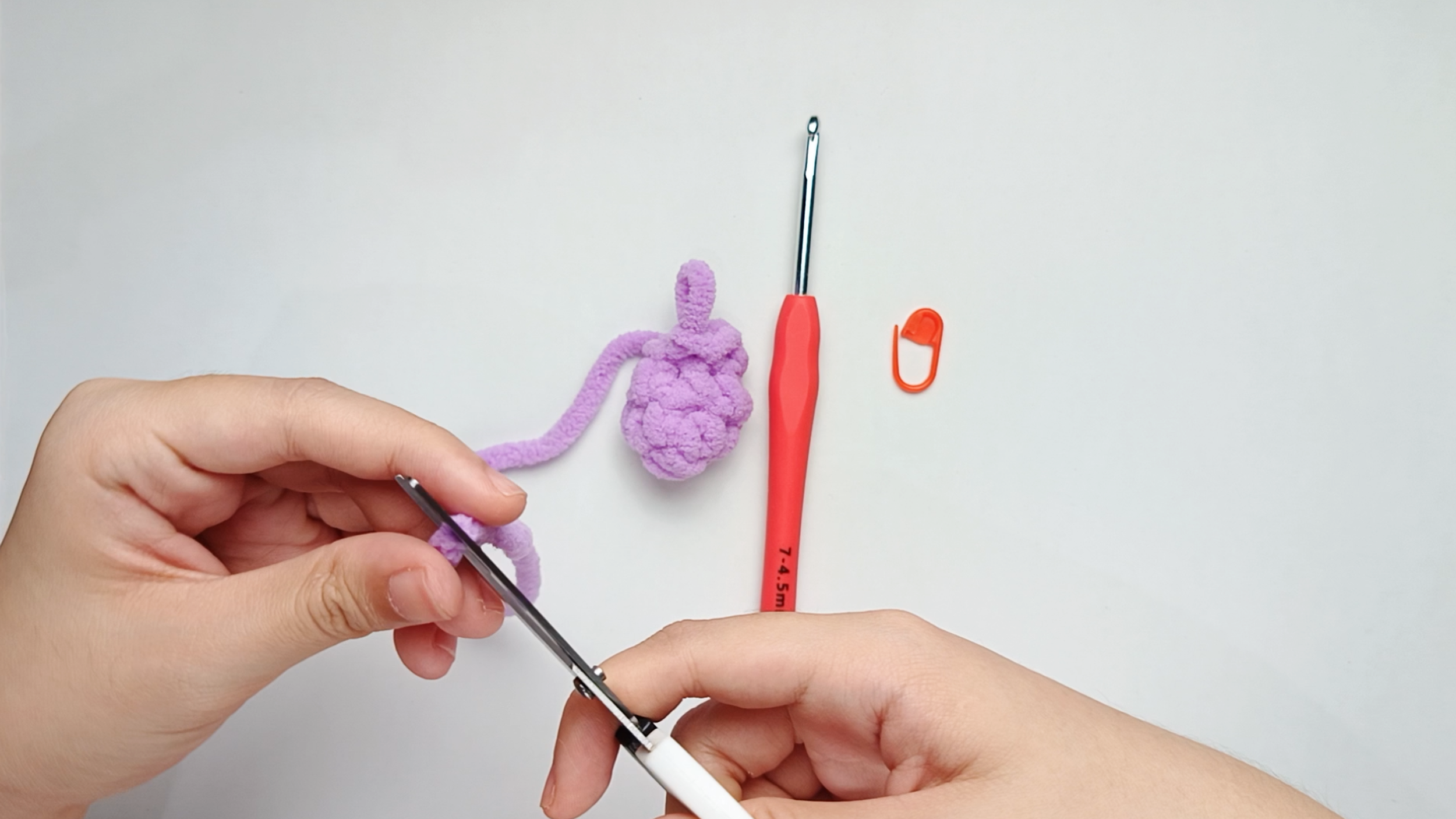 Fasten off (FO): Cut the yarn, leaving about a 6-inch tail. You’ll use this yarn tail later to sew the Wing onto the Body.