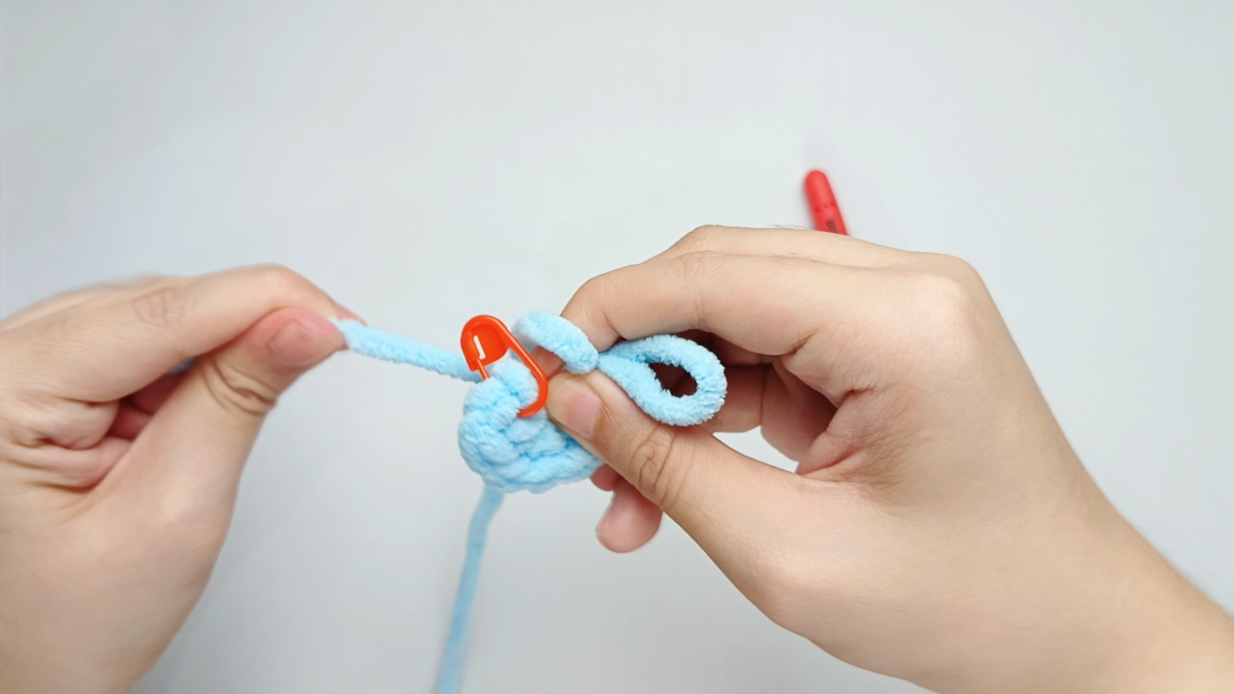 Close the center: When all your stitches are done, put the hook down.