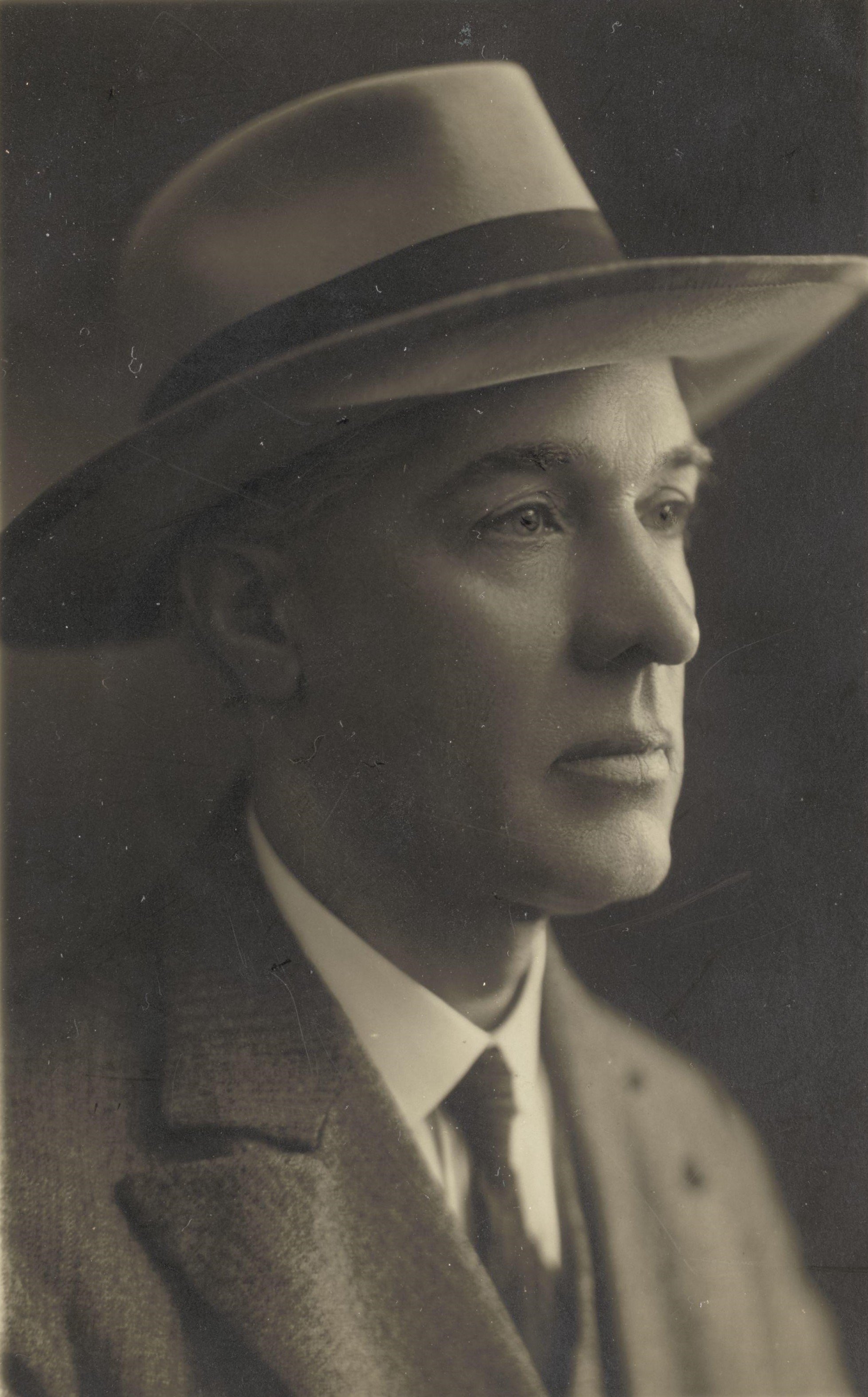 Albert Dupuis with a hat