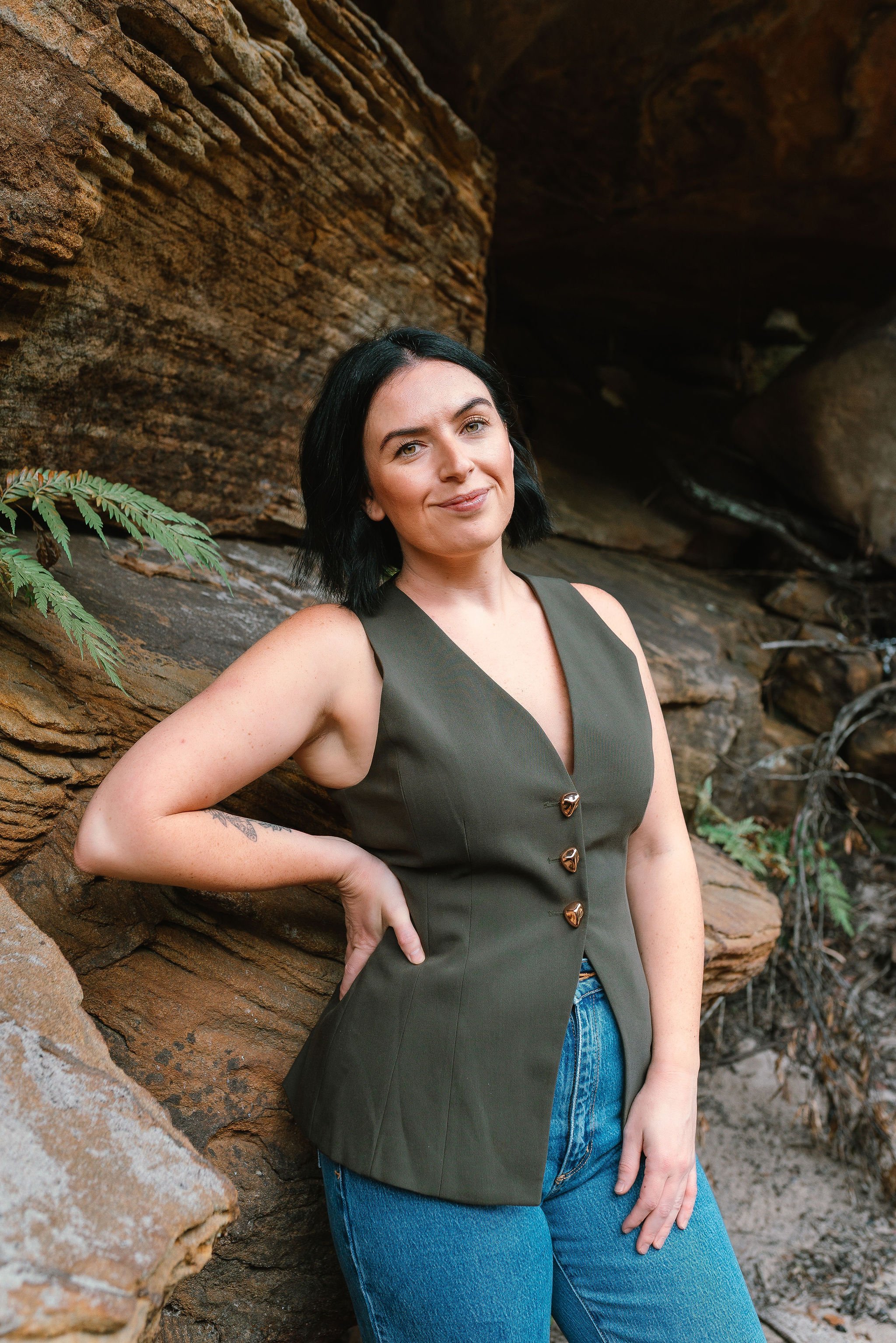 Jess Fiedler clinical herbalist in the Blue Mountains offering natural support for women's health, gut health and stress