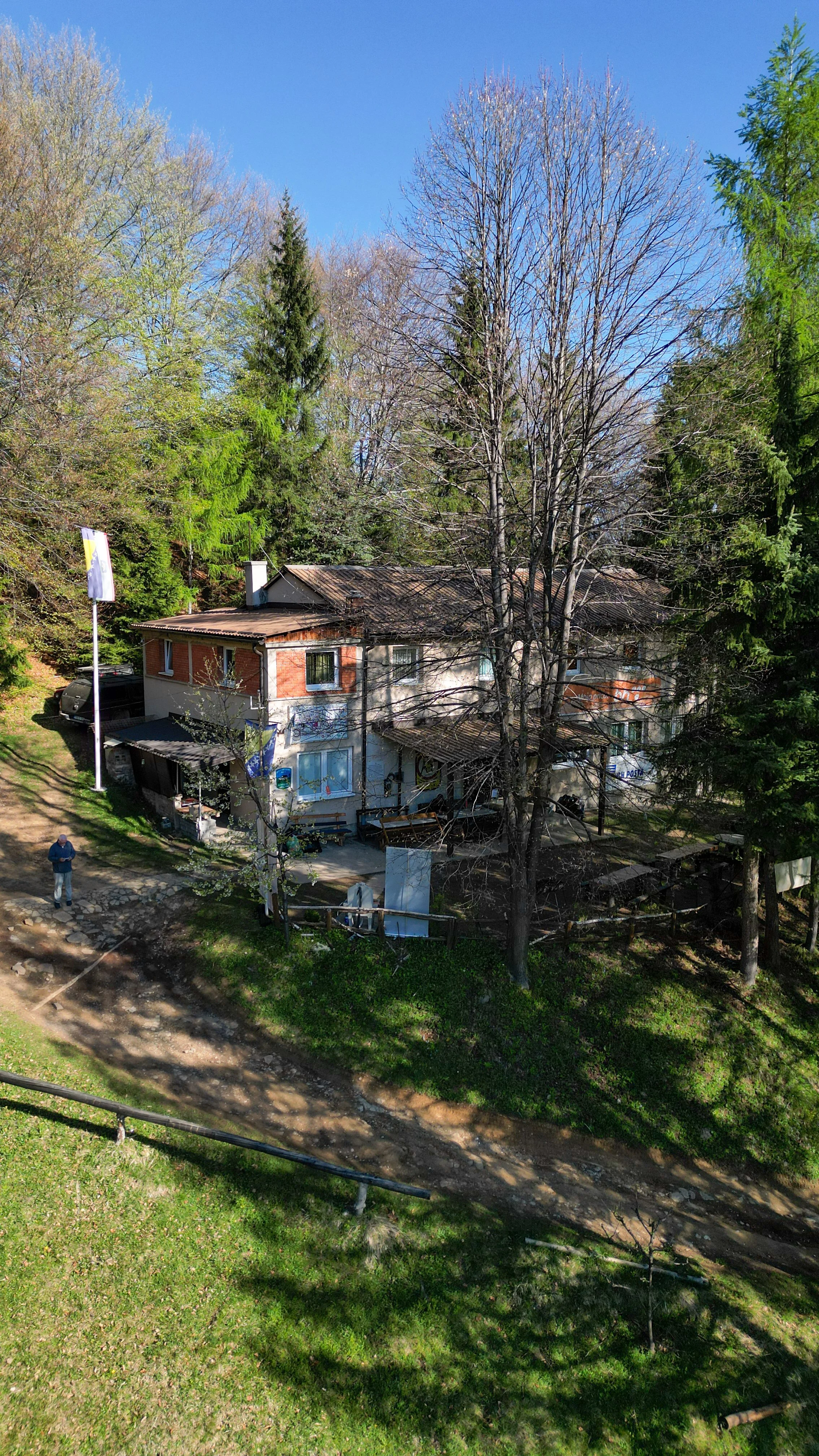 dji_fly_20260419_020204_147_1776581612732_photo.jpg