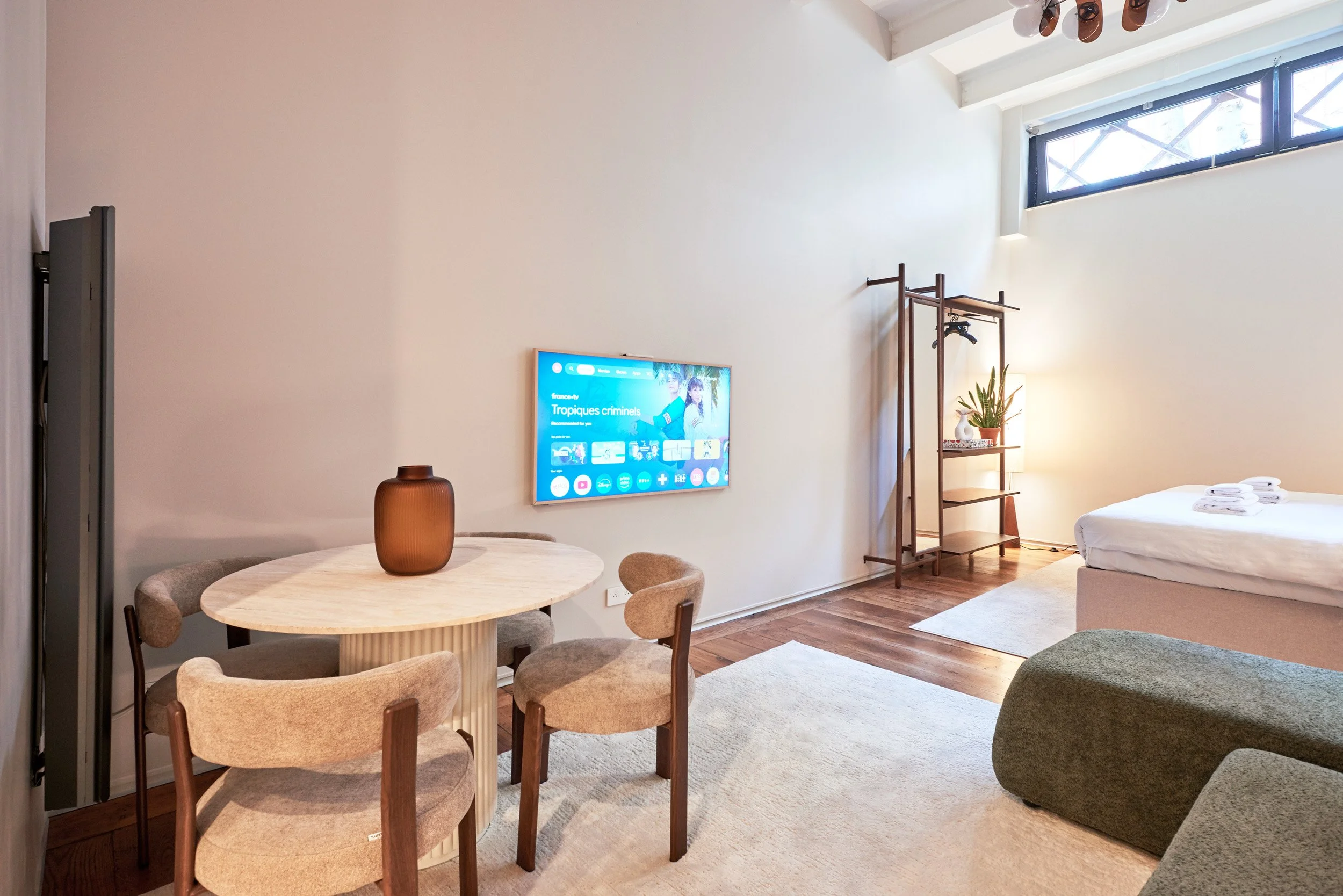 Matières, textures, lumière.
Chaque détail participe à l’équilibre du lieu.