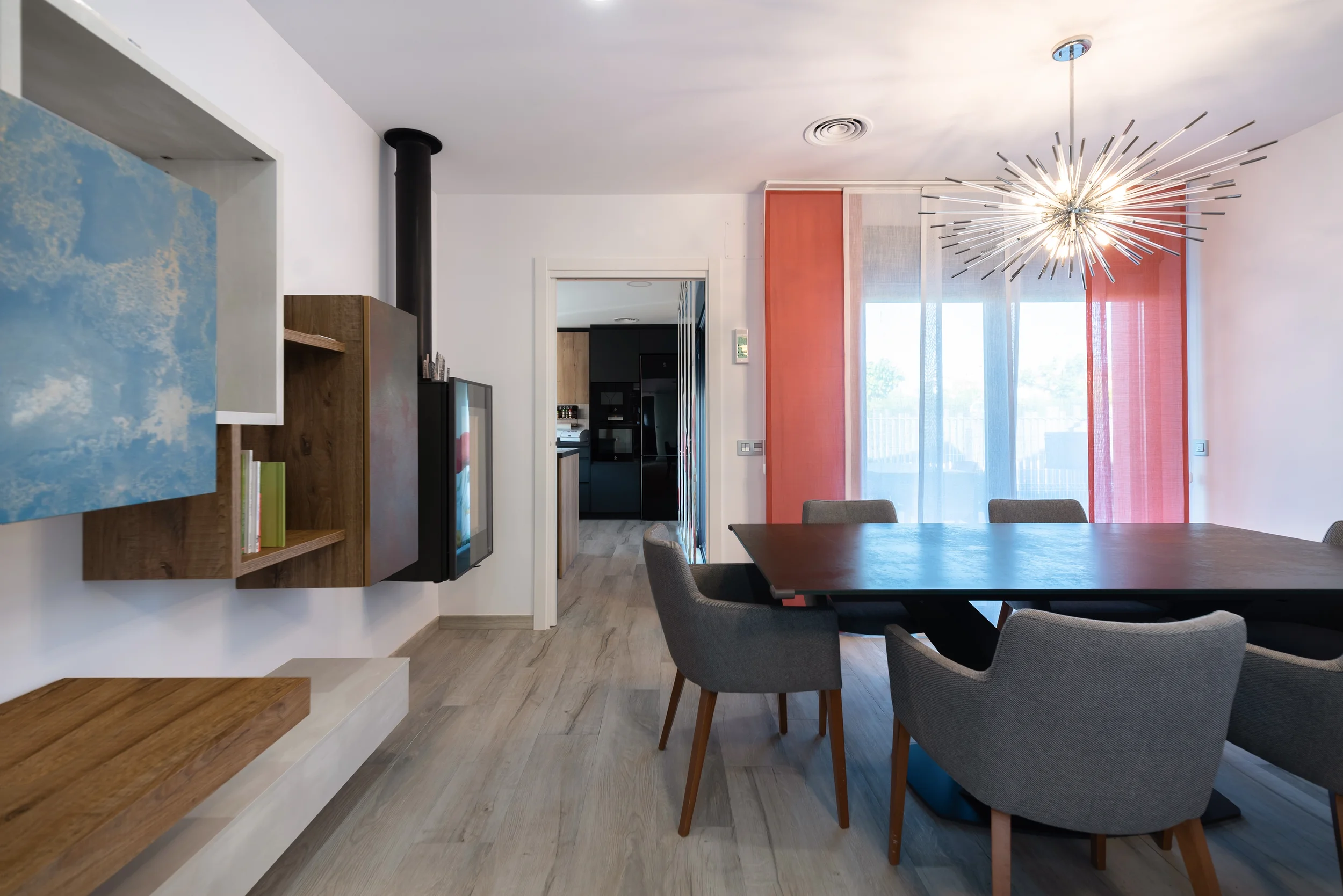 esvibar-arquitectes-villa-luca-salon-comedor-atemporal-vivienda-obra-nueva-castellon-02.webp