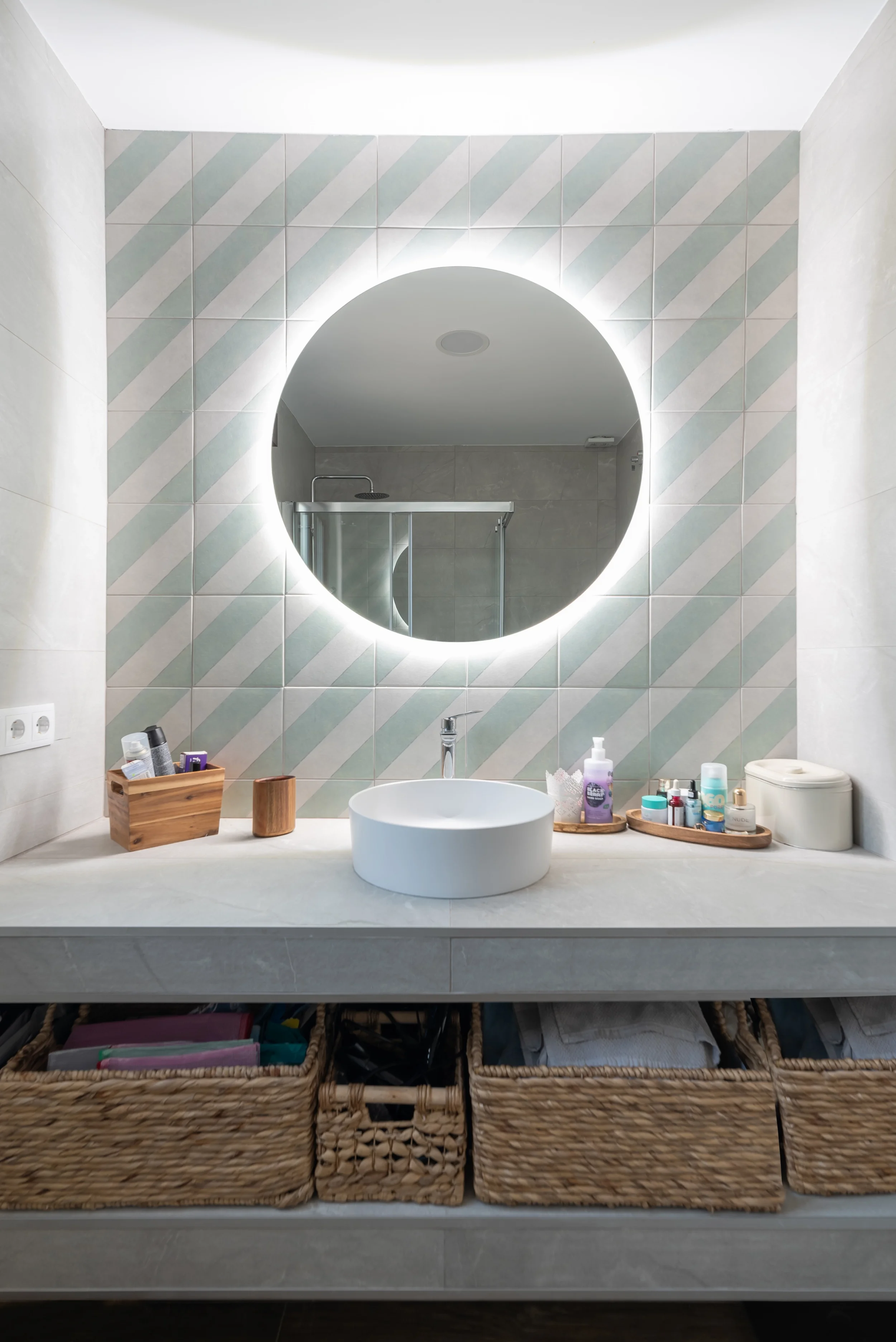 esvibar-arquitectes-villa-marisa-baño-atemporal-vivienda-obra-nueva-benicassim-01.webp