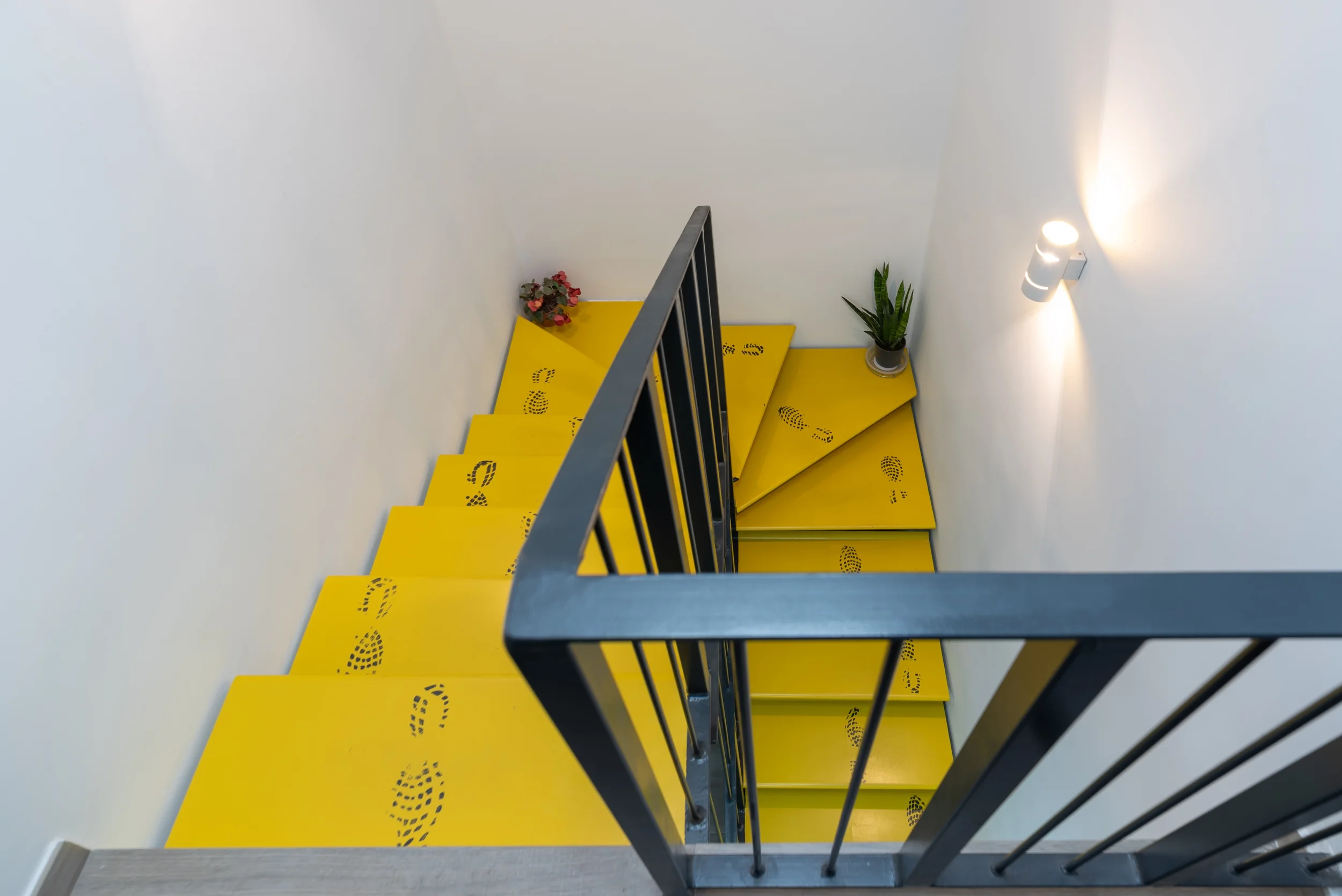 esvibar-arquitectes-sm33-escaleras-originales-rehabilitacion-vivienda-vilareal-castellon-01.webp