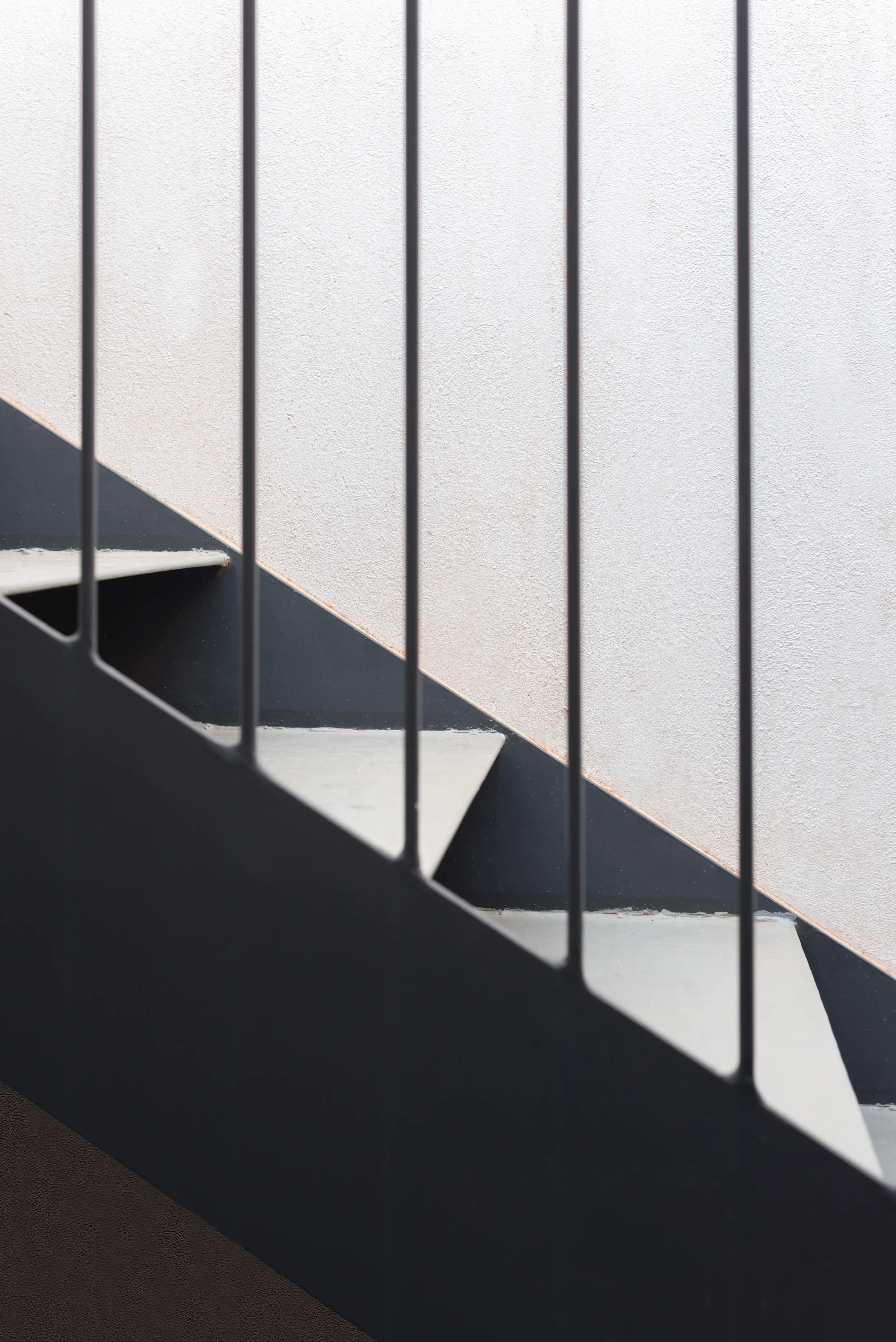 esvibar-arquitectes-sm33-patio-escaleras-atemporales-rehabilitacion-vivienda-vilareal-castellon.webp