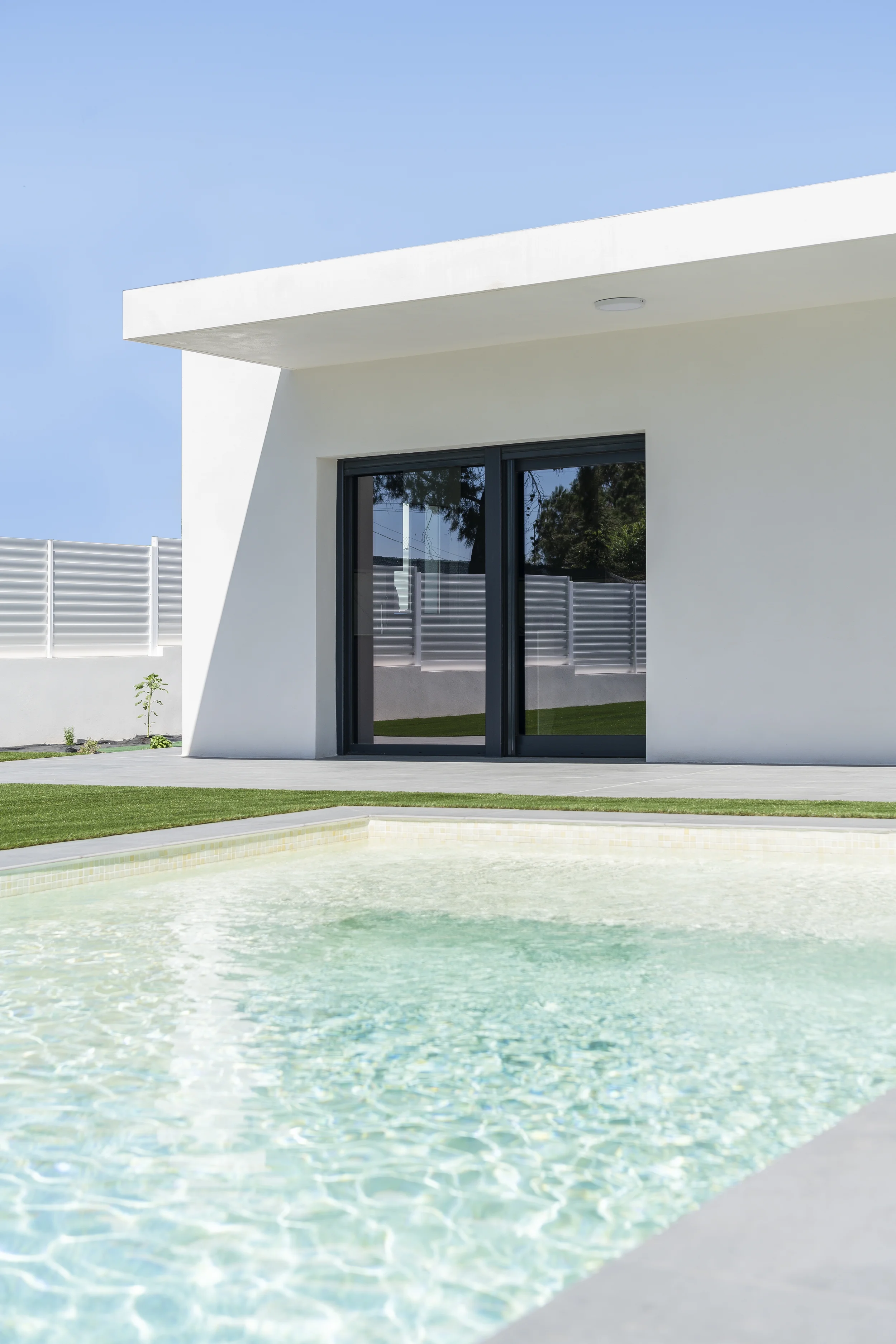 esvibar-arquitectes-casa-ian-piscina-premium-vivienda-obra-nueva-castellon-03.webp