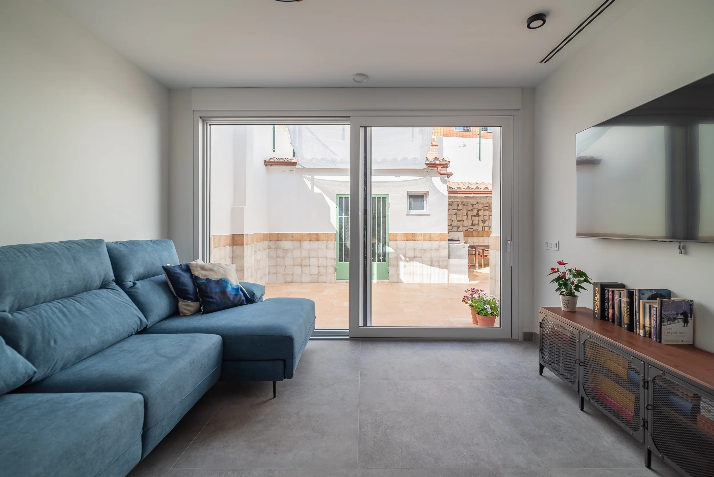 esvibar-arquitectes-casa-nupaes-salon-actual-vivienda-rehabilitacion-vilareal-castellon.webp